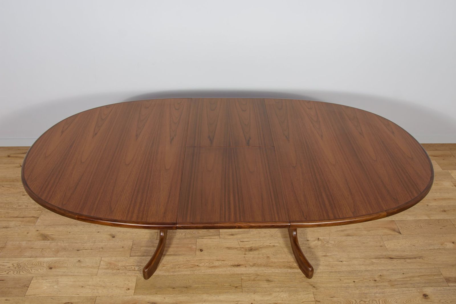 photo vinterior Mid Century Oval Dining Table In Teak From G Plan, United Kingdom, 1960s