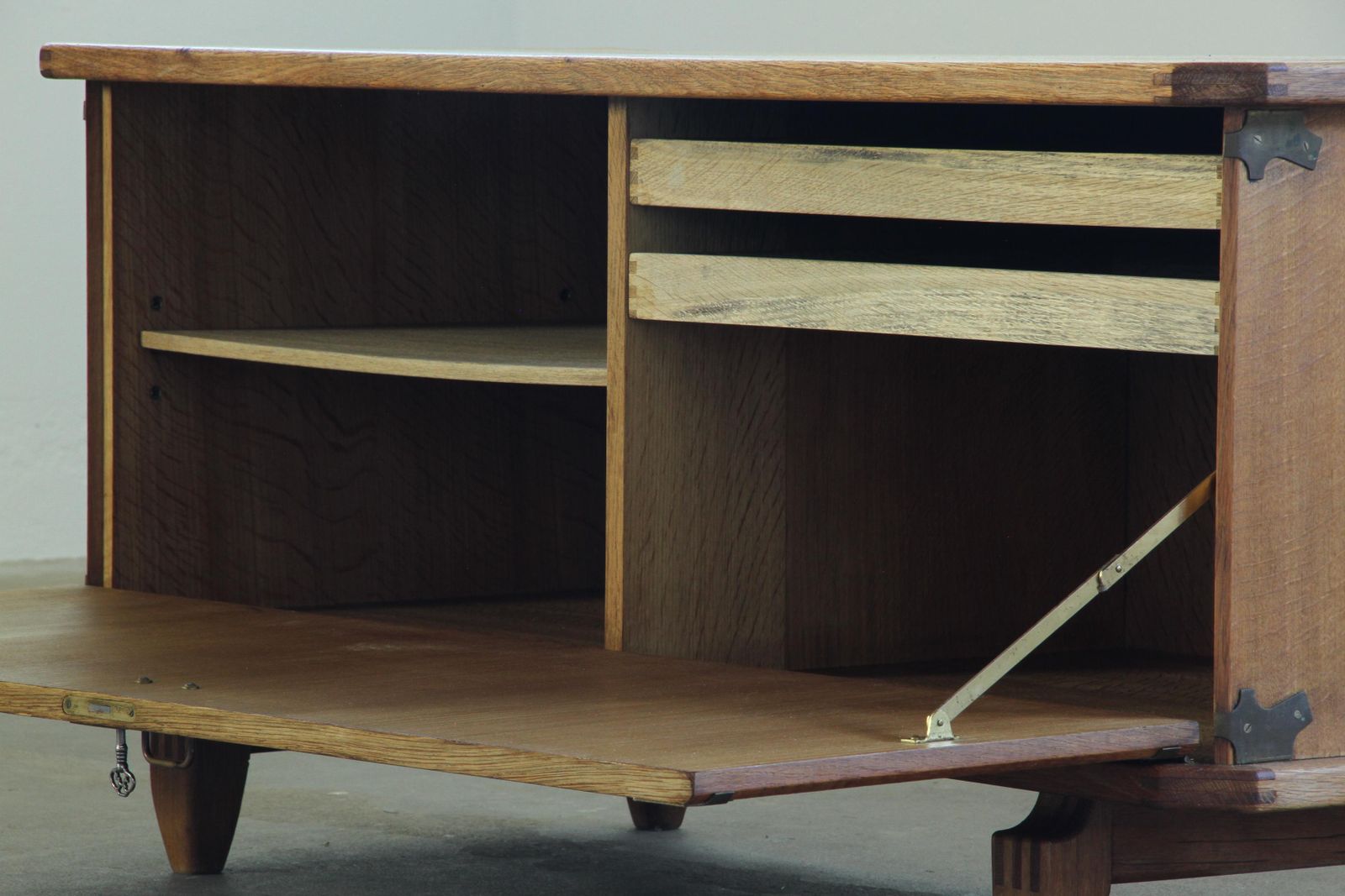 photo furniture Deens Brutalist Eiken Kast, Toegeschreven Aan Henning Kjærnulf, Denemarken, Ca. Jaren 1960
