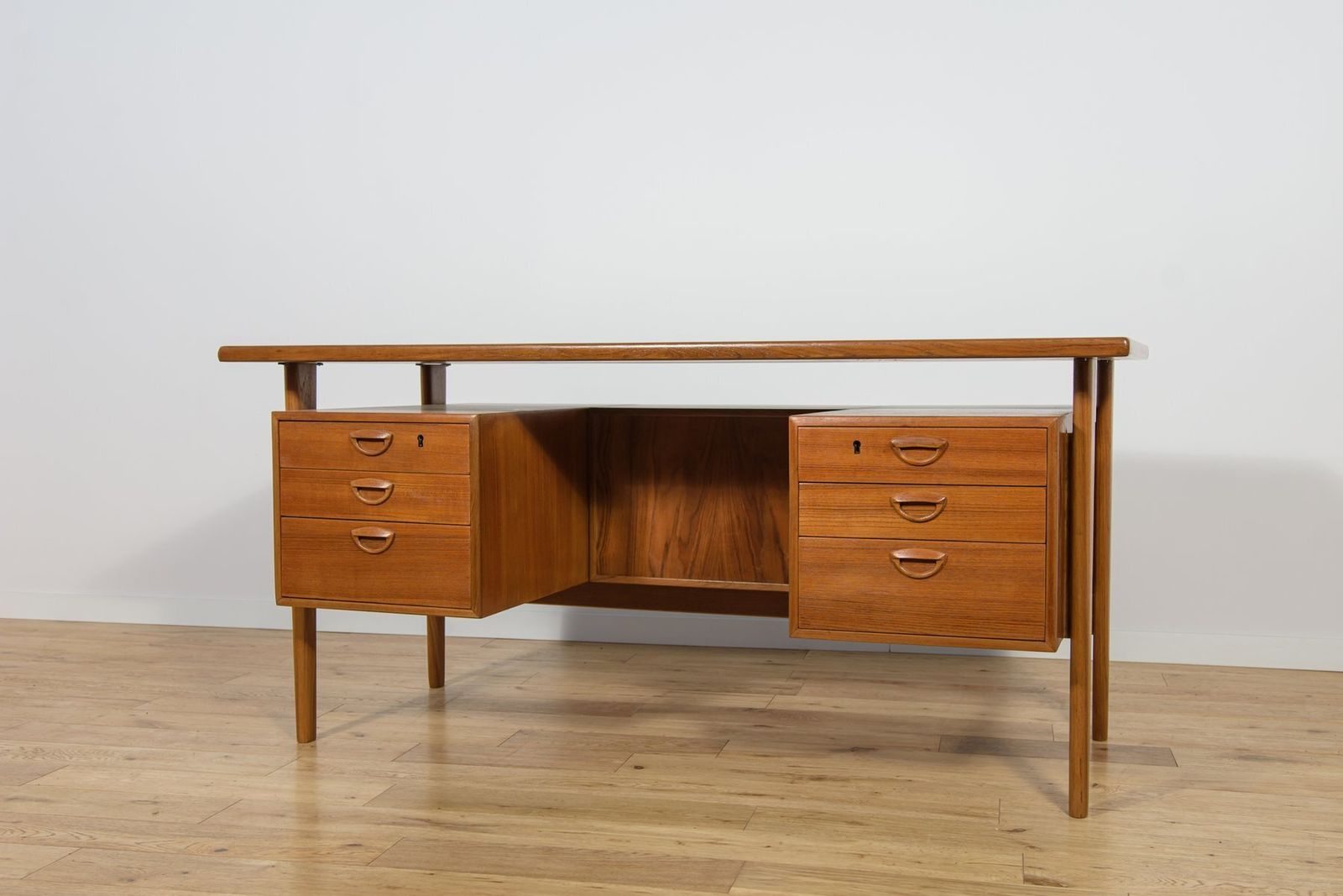 Mid Century Modern Freestanding Teak Desk By Kai Kristiansen For Feldballes Møbelfabrik, 1960s photo furniture