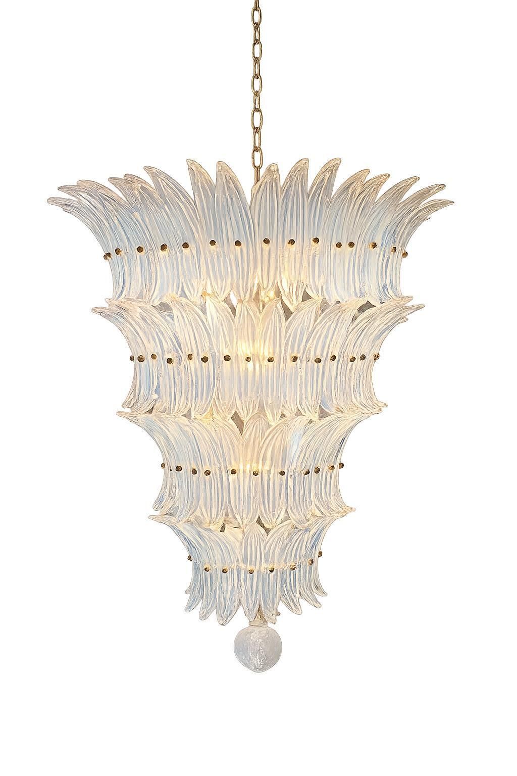photo vinterior Amazing Italian Opaline Palmette Leaves Chandelier, Murano, 1980