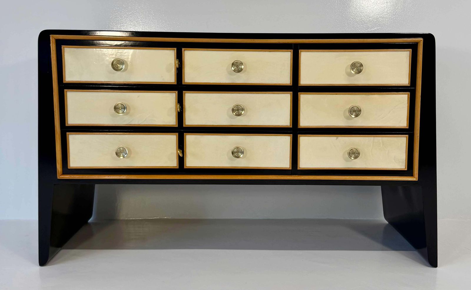 Italian Art Deco Set Of Dresser And Nightstands By Paolo Buffa, 1940s photo buy