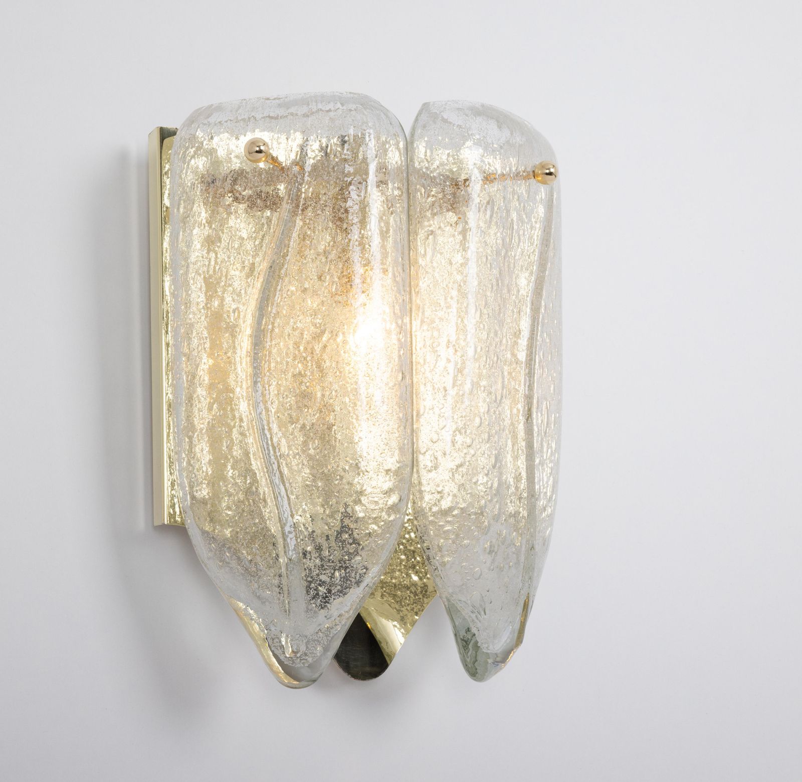 photo furniture 1 van 4 messing wandlampen met Murano-glas van Doria, Duitsland, 1960