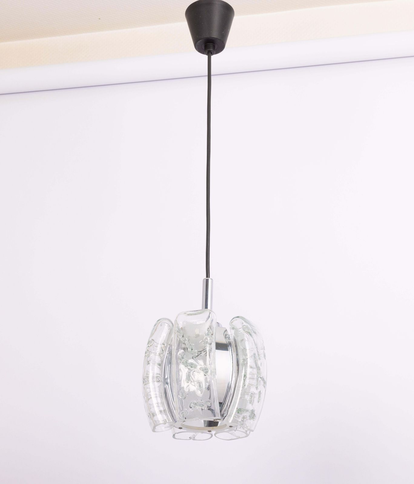 photo furniture 1 van 5 kleine Murano buisvormige hanglampen van Doria, jaren 1970