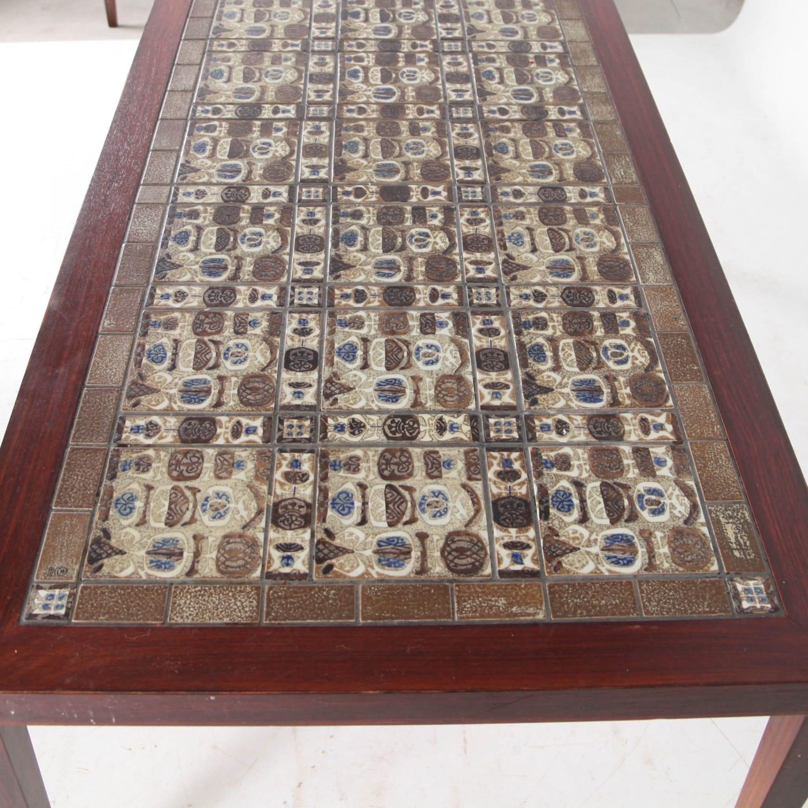 3464.0 Set Of 3 Rosewood And Ceramic Low Tables photo