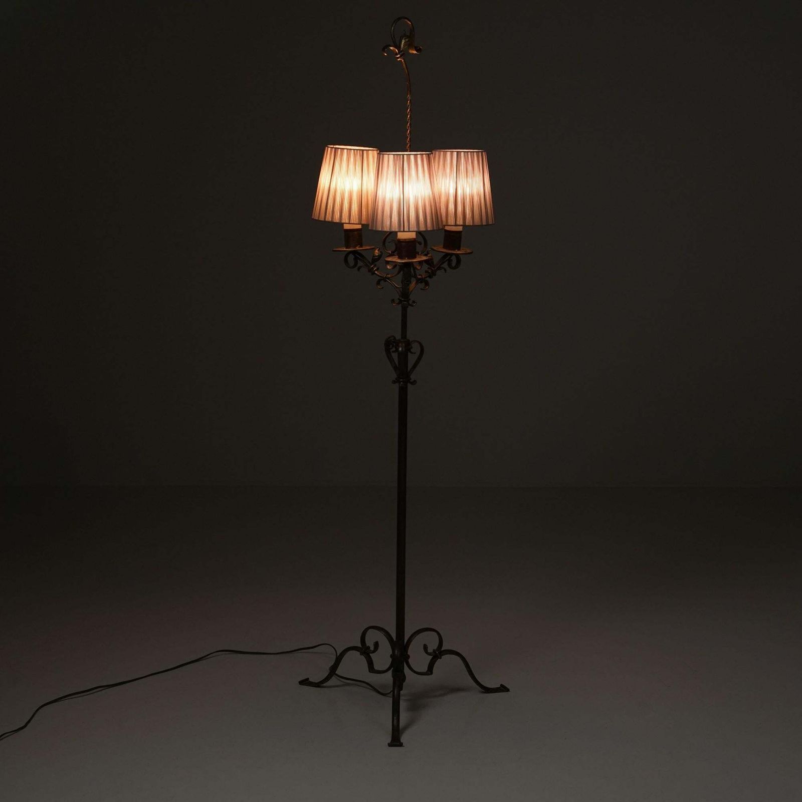 Model 812 Floor Lamp, Taidetakomo Hakkarainen, Finland, Early 20th Century photo 1567.0
