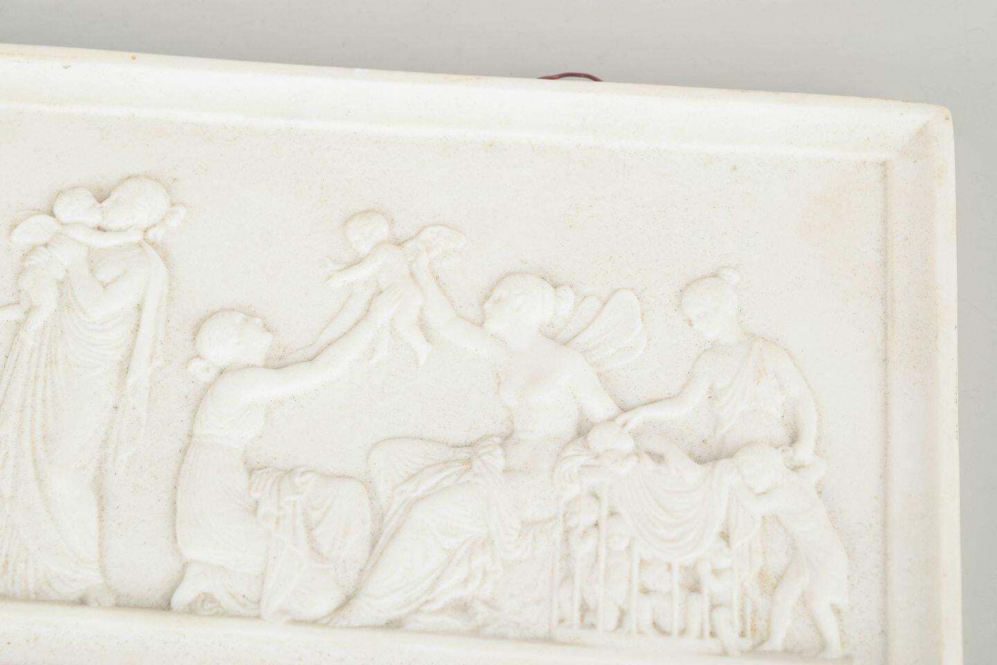 Royal Copenhagen. Rechthoekig wandreliëf in wit biscuitporselein naar B. Thorvaldsen. photo furniture