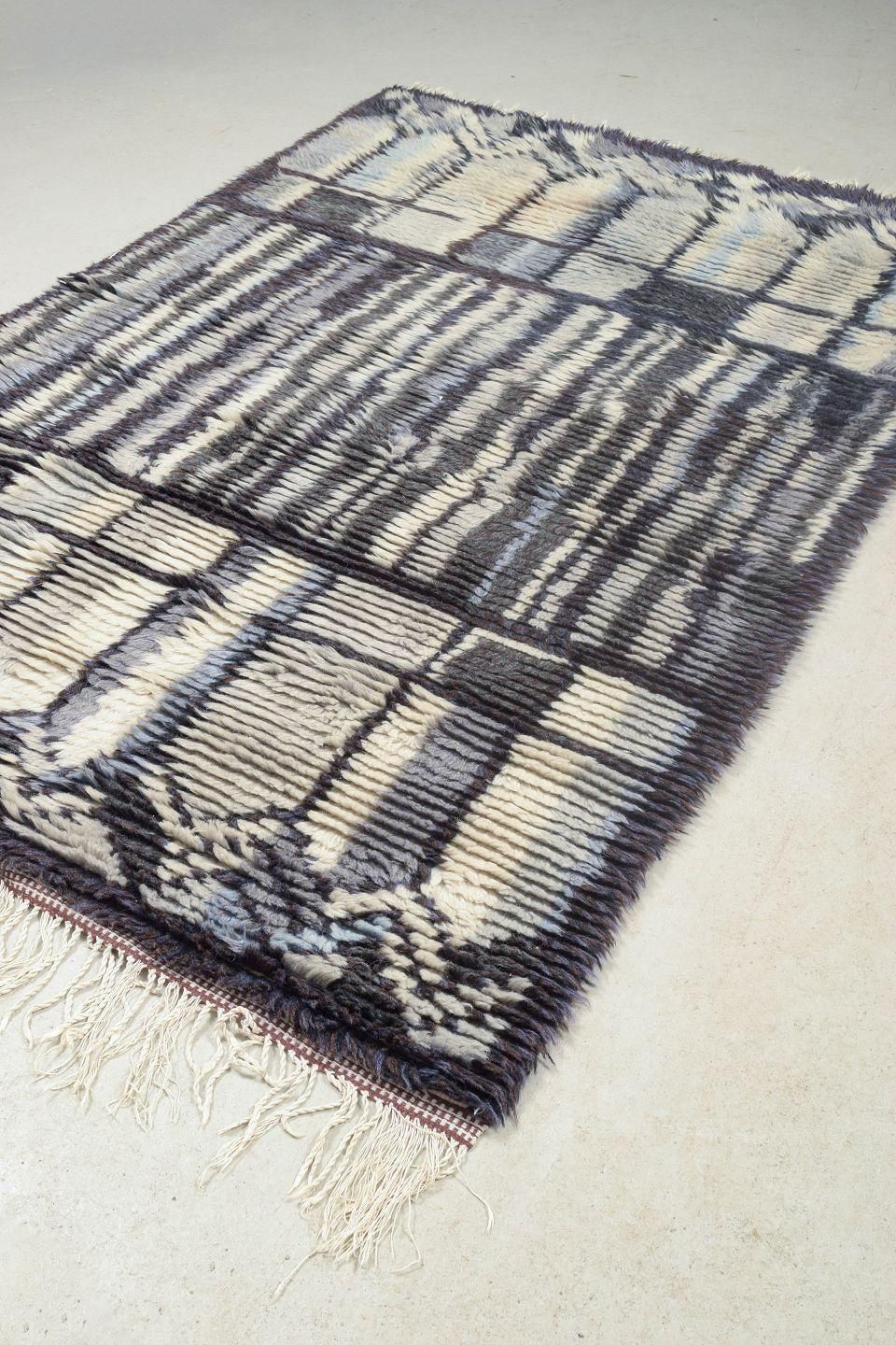 Scandinavisch ontwerp. Rya-tapijt in wol met grafisch patroon, jaren 1960/70 photo Textiel