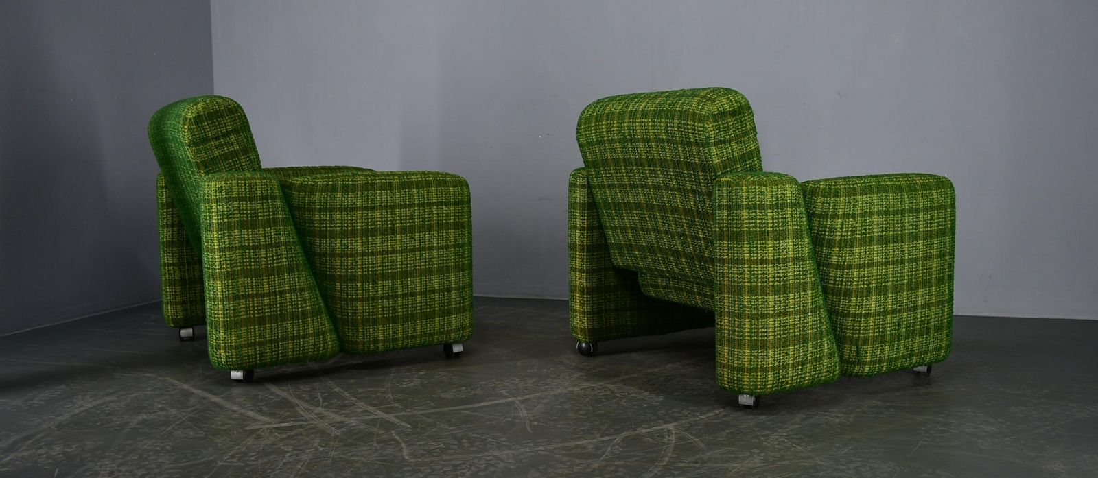 photo furniture 1970s , Pair Of Mid Century Modern Armchairs , Italy