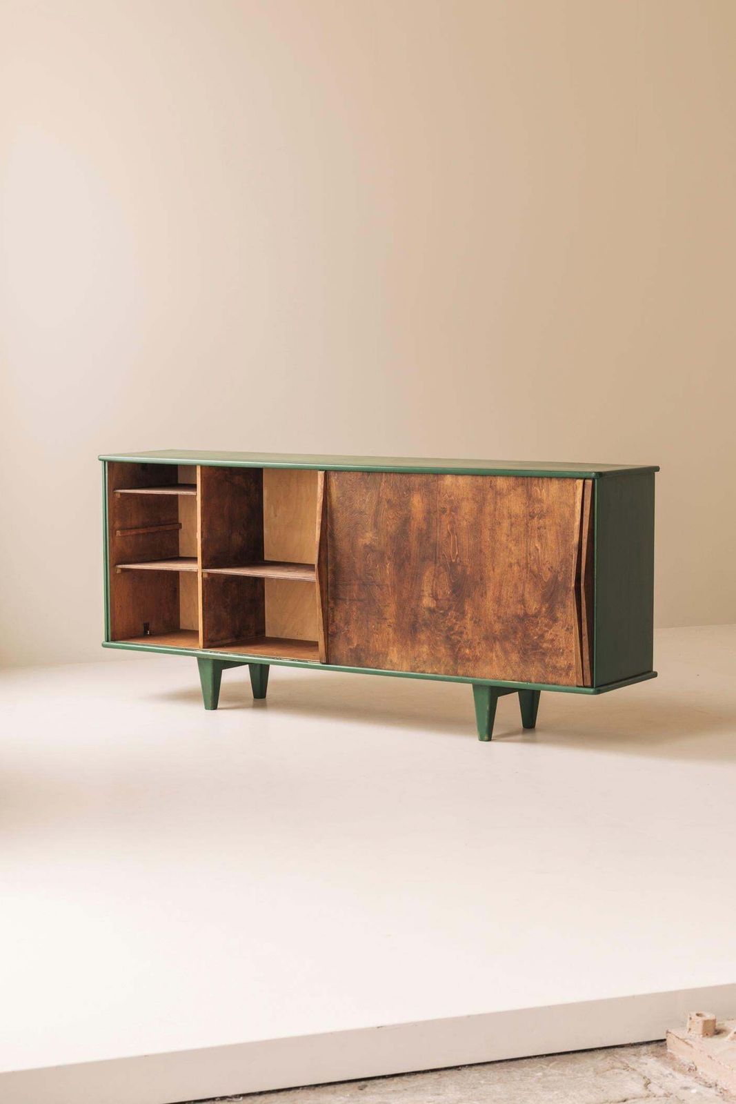 photo vinterior Exceptional French Sideboard From The 1950s In The Taste Of Jean Prouvé.