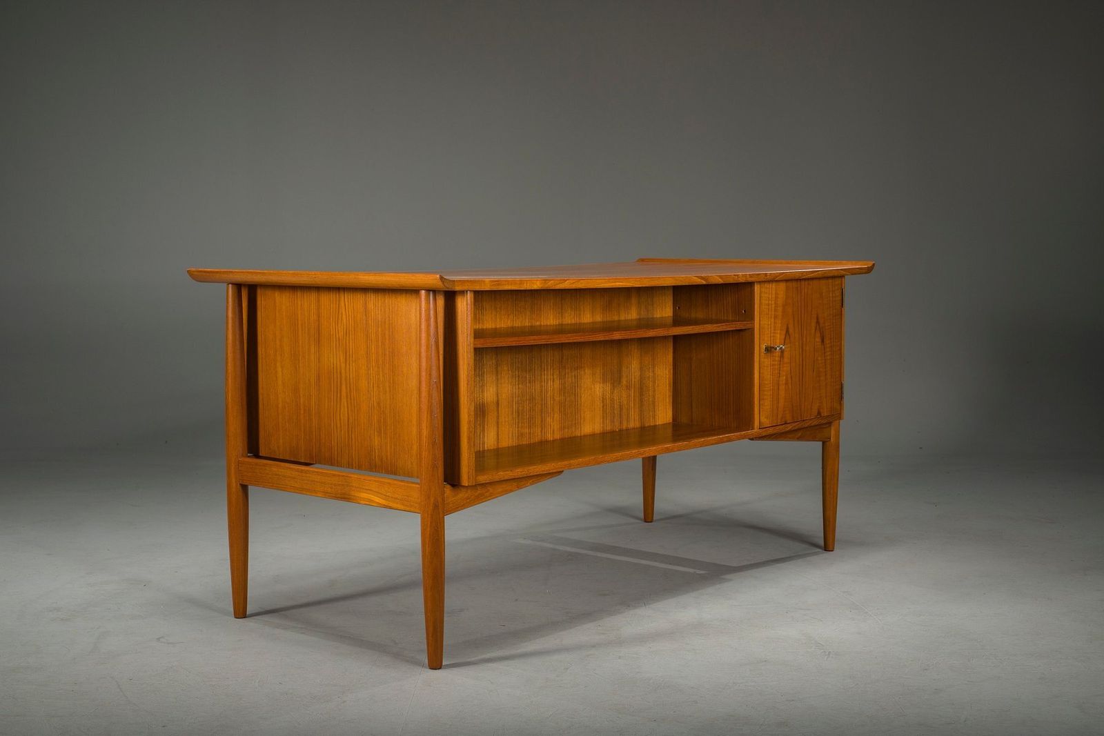 Mid Century Danish Teak Executive Desk By Arne Vodder For H.P. Hansen, 1960s photo vinterior