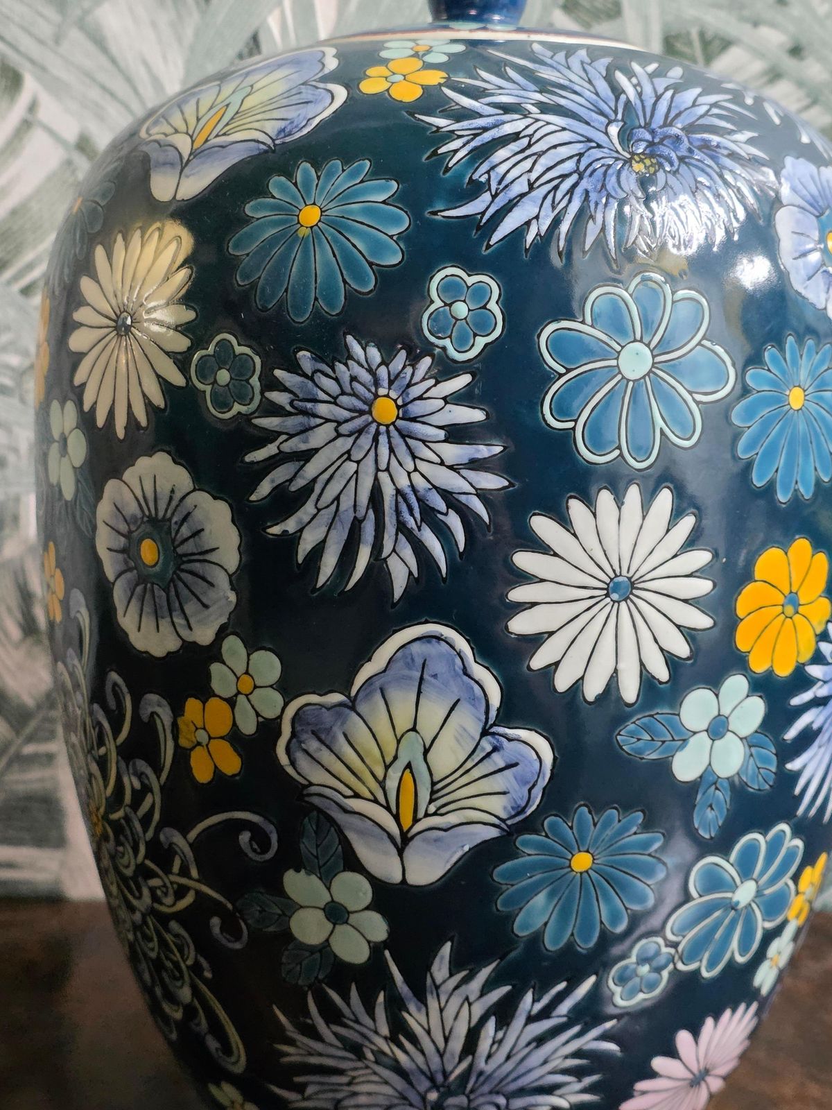 Floral Decorative Vase In Chinese Painted Porcelain 1960s photo 730.0