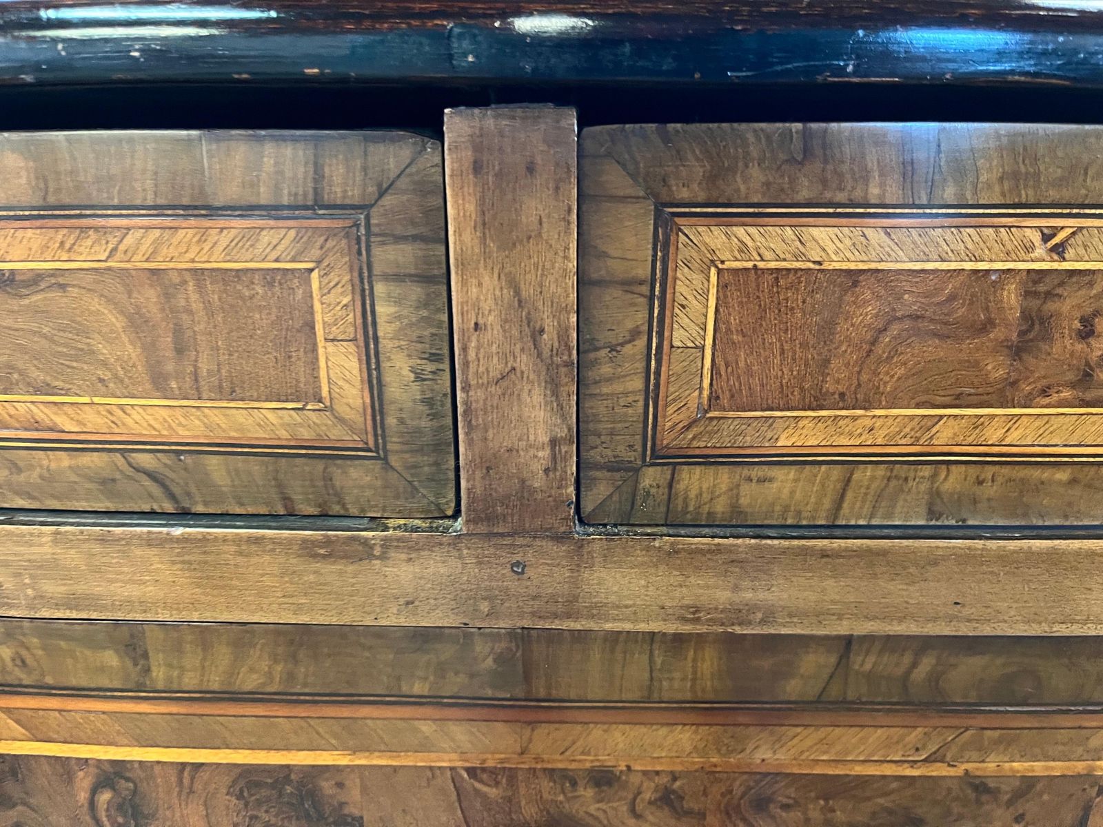 photo furniture Italian Neoclassical Louis XVI Commode With Walnut Veneer