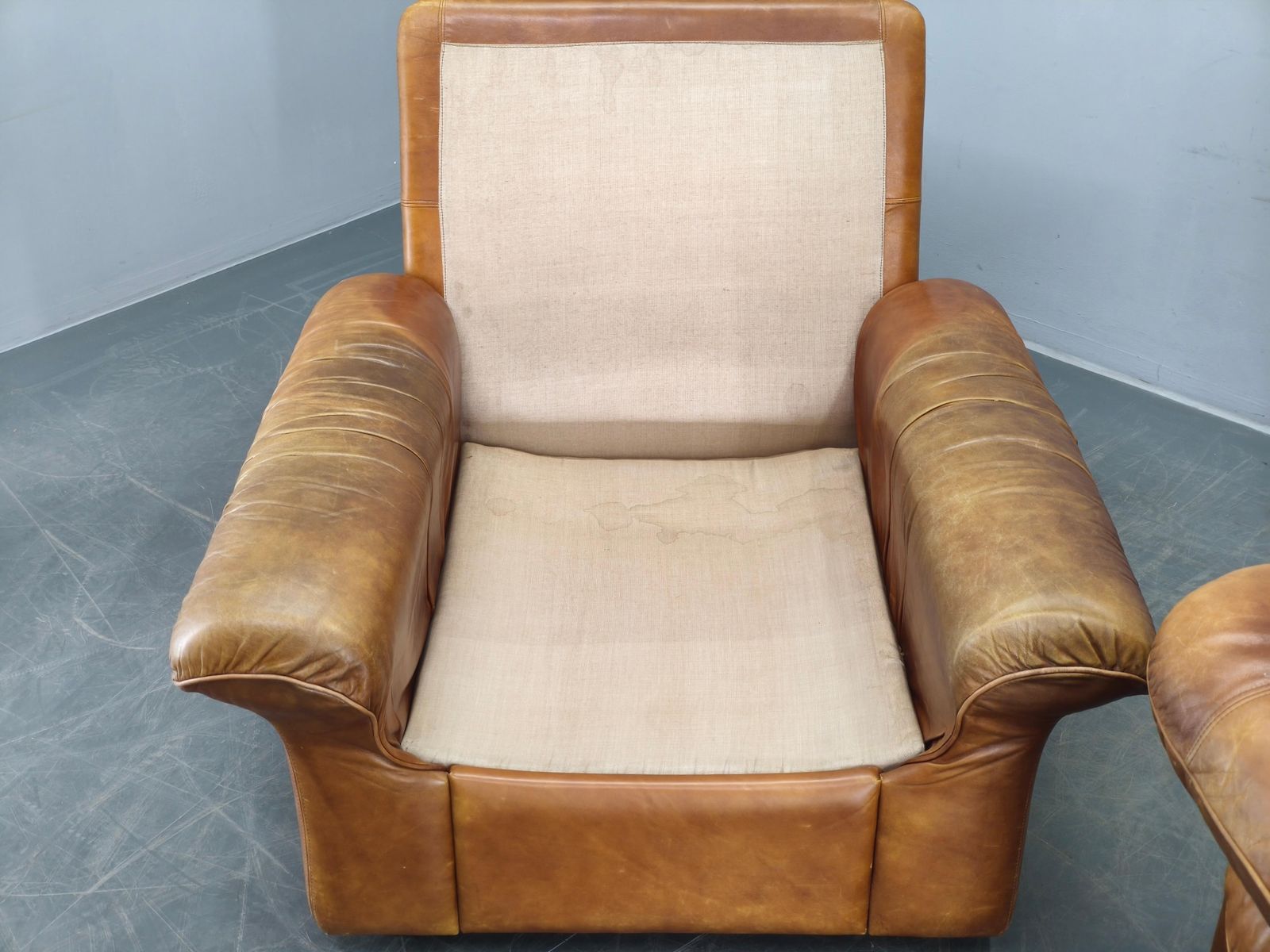 Furniture Pair Of Arcon Italia Cognac Buffalo Leather Lounge Armchairs photo