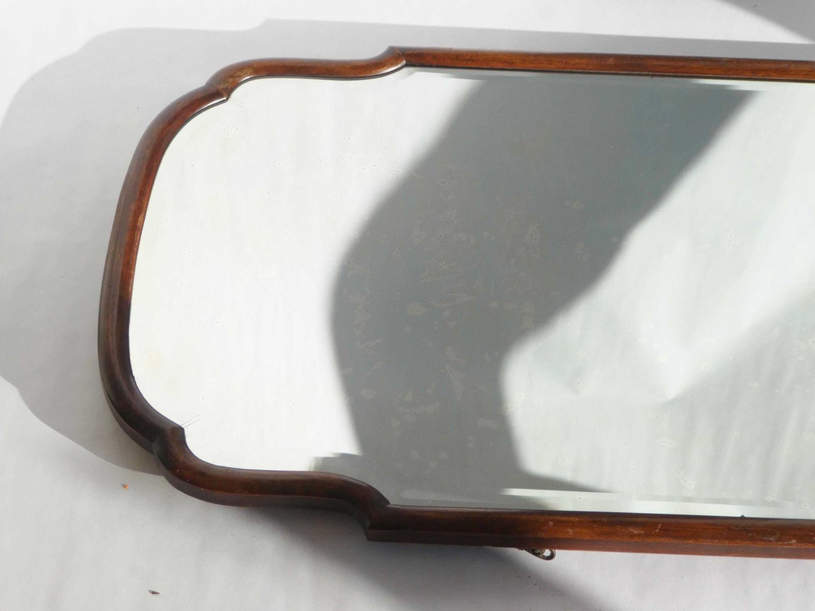 Large Dutch Scalloped Antique Mirror, Wooden Farmhouse Decor Wall Hanging, Beveled Solid Wood Wall Mirror photo vinterior