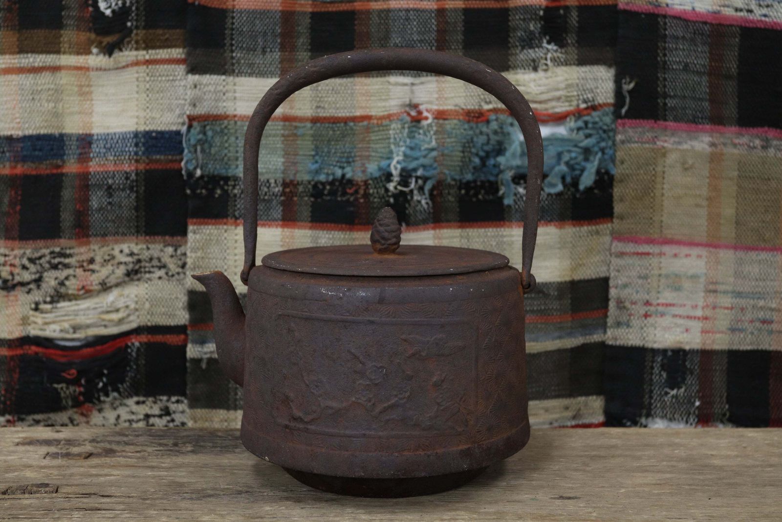 Japanese Meiji Period Iron Tetsubin Kettle With Crane And Tortoise Details (2)