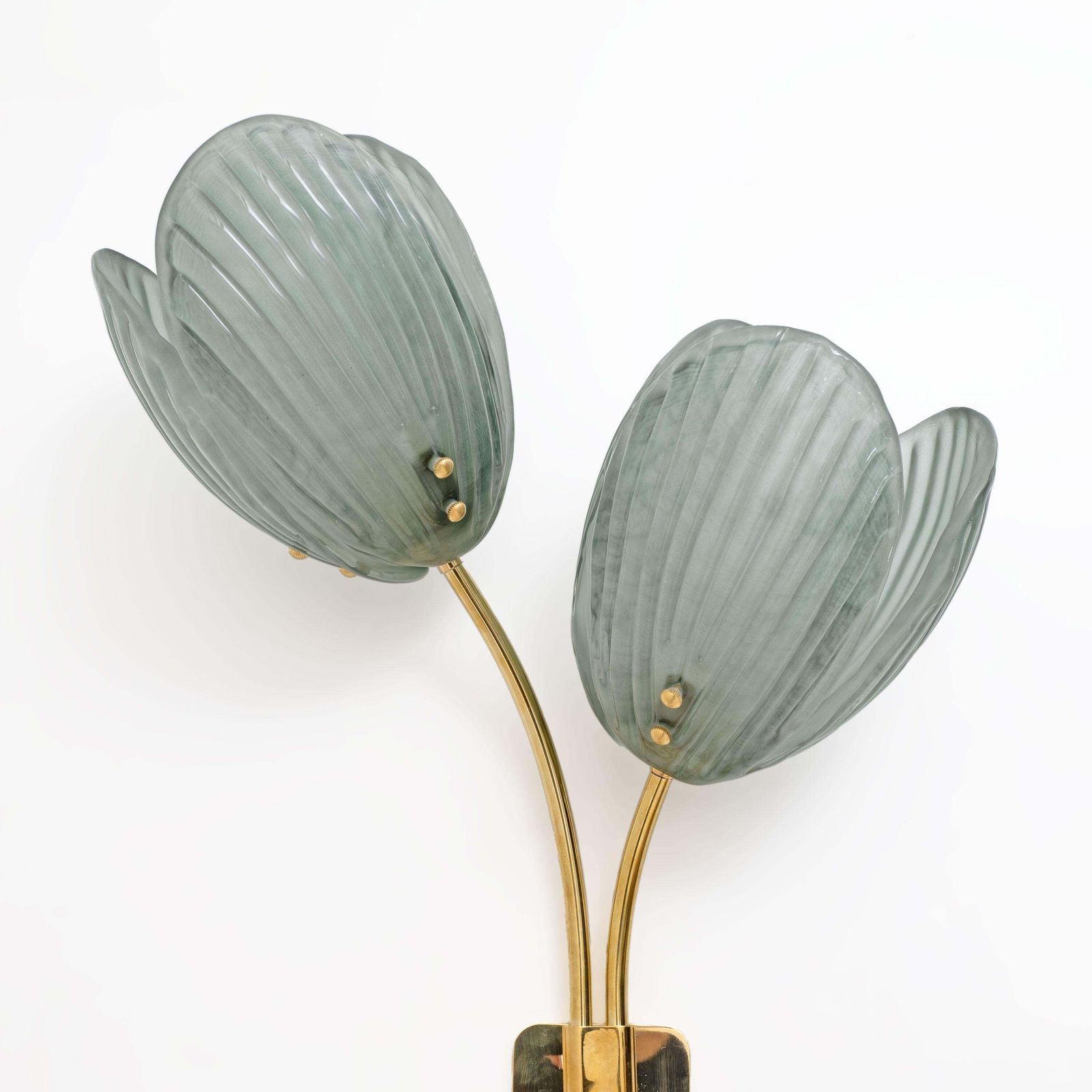 Paar Murano-glas en messing wandlampen met tulpenmotief photo vinterior