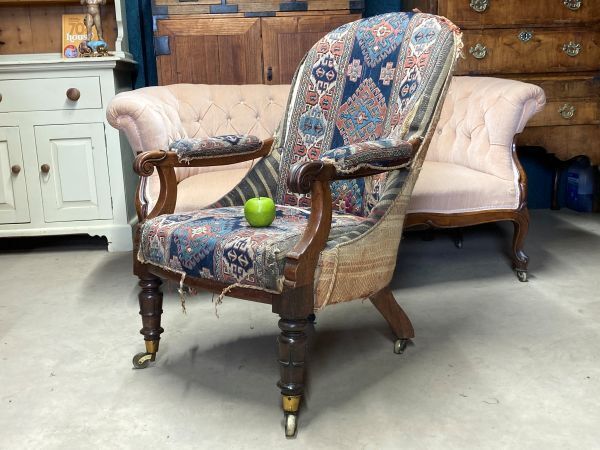 photo furniture A Fine Decorative Early 19thc Rosewood And Fabric Armchair
