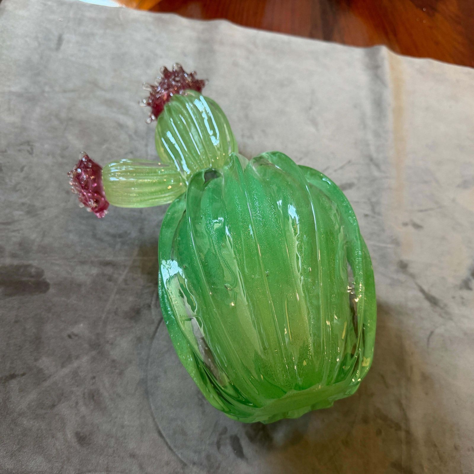 photo vinterior 1990s Green Emerald And Amethyst Purple Murano Glass Flowering Cactus