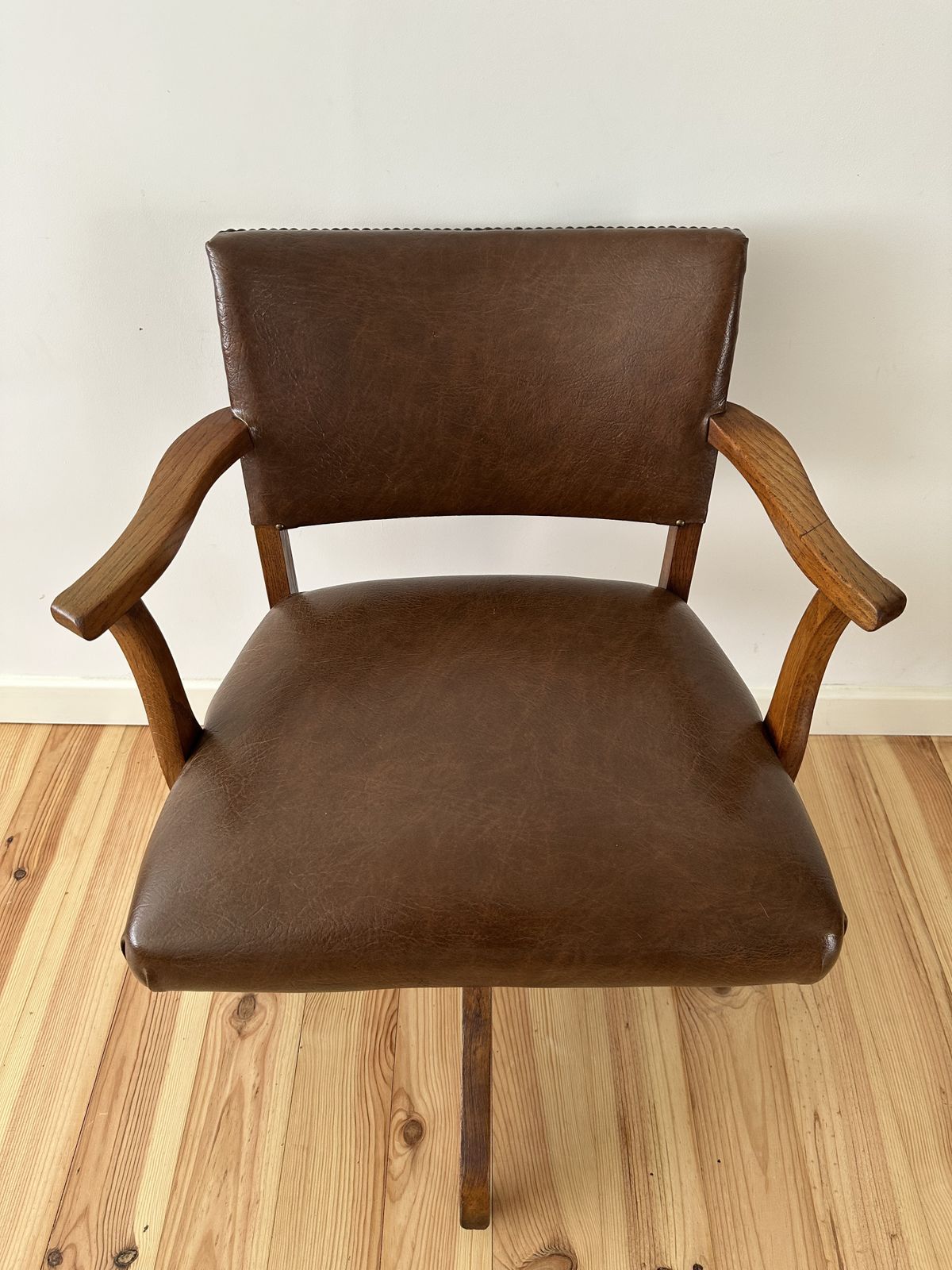 Furniture Antique Oak Captain's Swivel Chair photo