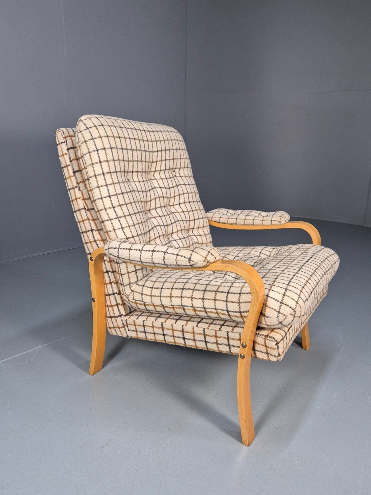 photo furniture Vintage Bentwood Lounge Chair Danish Cream Wool Check 1980s Retro Eb10334 Mben