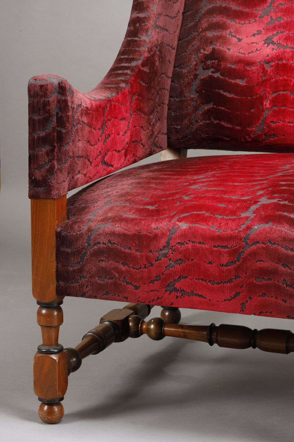 photo vintage Pair Of Large Louis XIII Style Sofas In Burgundy Red Velvet