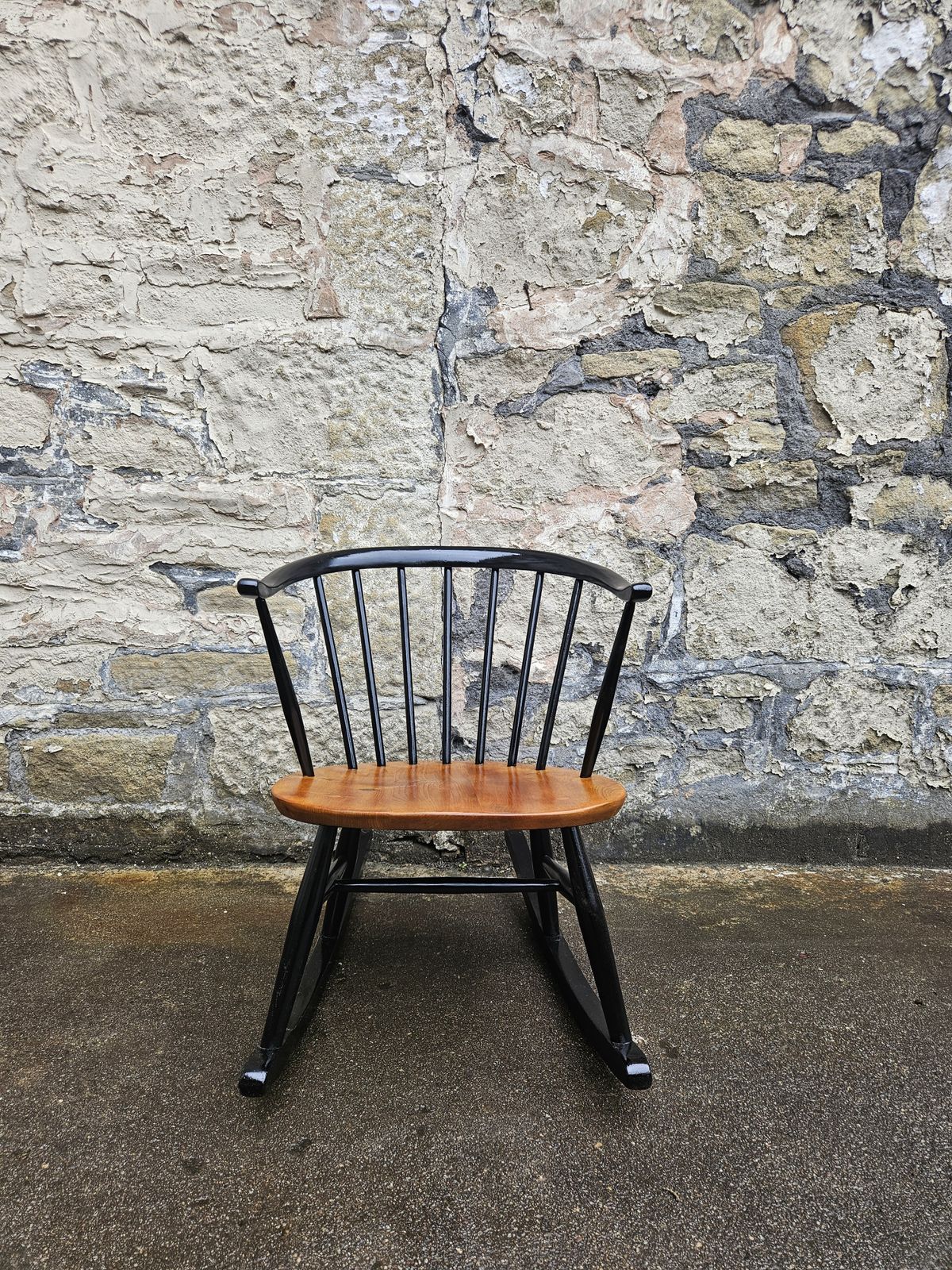 Ercol Cow Horn Bow Top Rocking Chair By Lucian Ercolani Model Number 452 In Black And Elm Mid Century Furniture