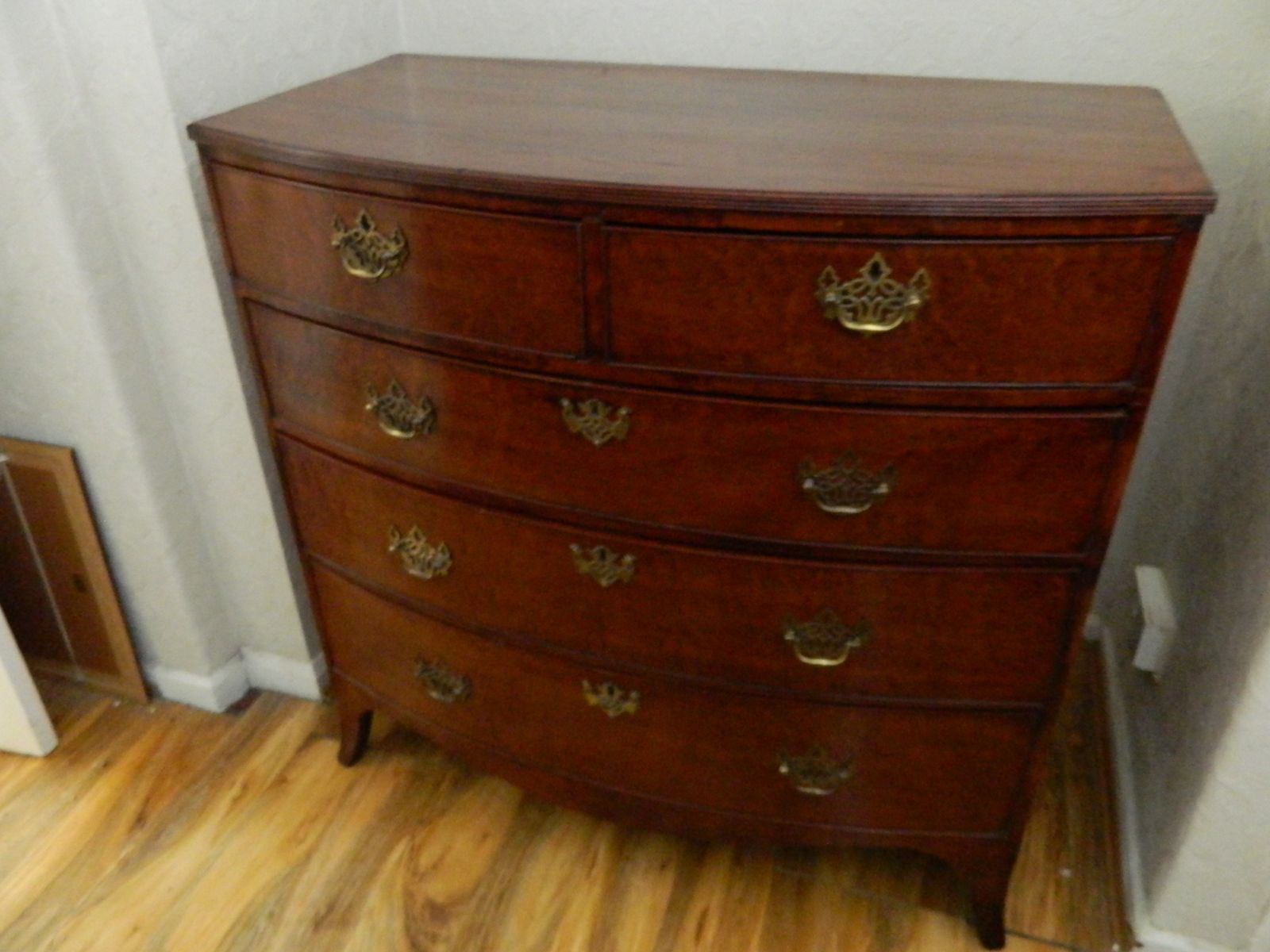 photo furniture Regency Mahogany Bow Front Chest Of Drawers