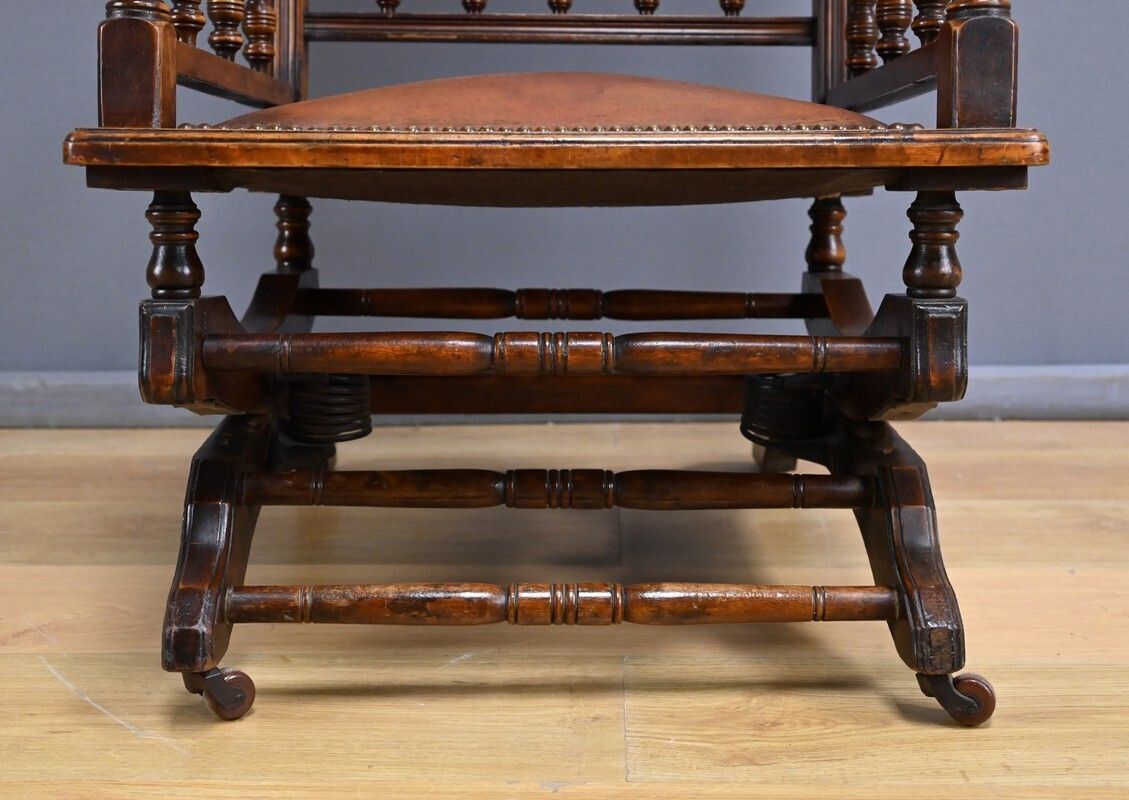 photo furniture Mahogany Rocking Chair, England – Early 20th Century