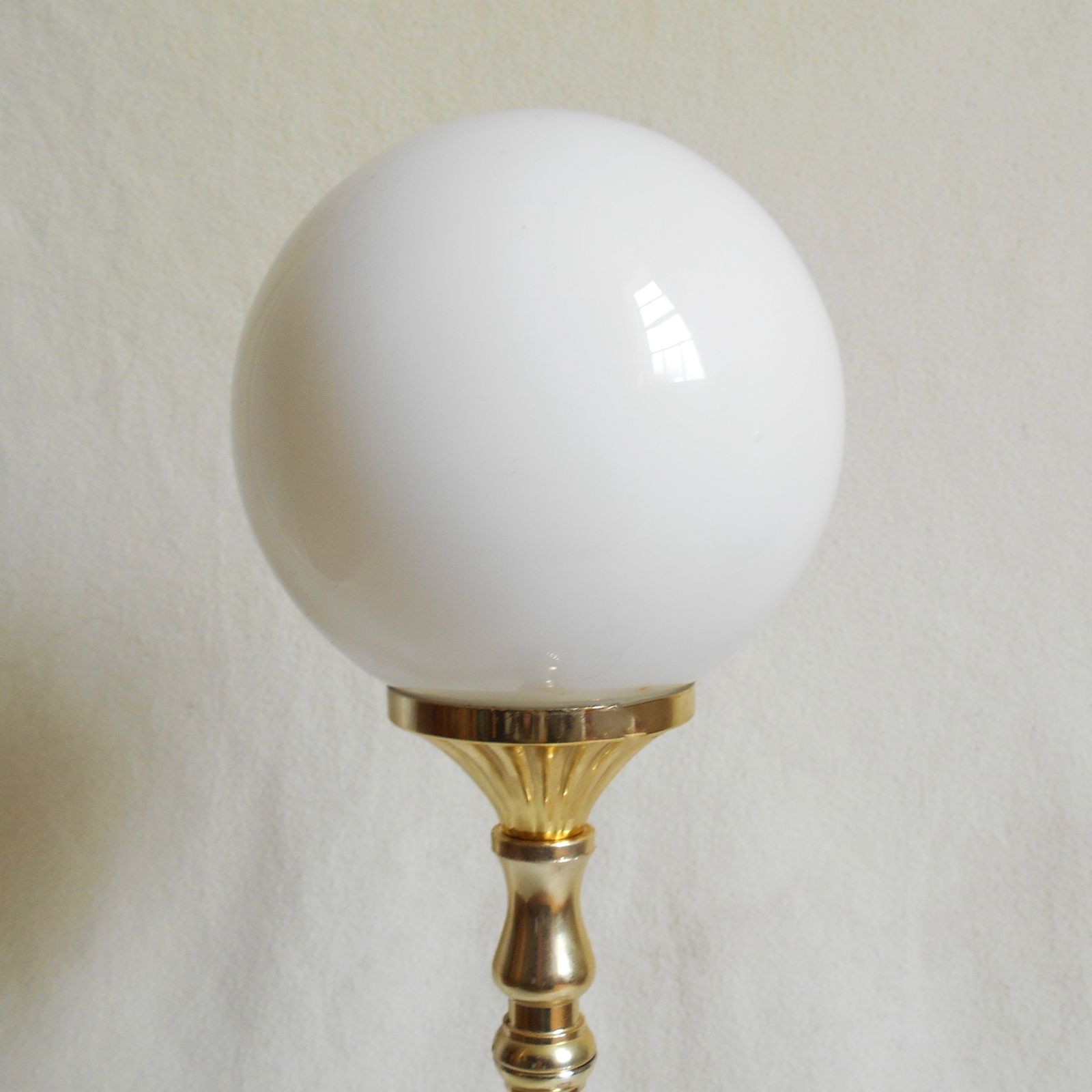 A Mid Century Modern Tall Table Lamp photo 195.0