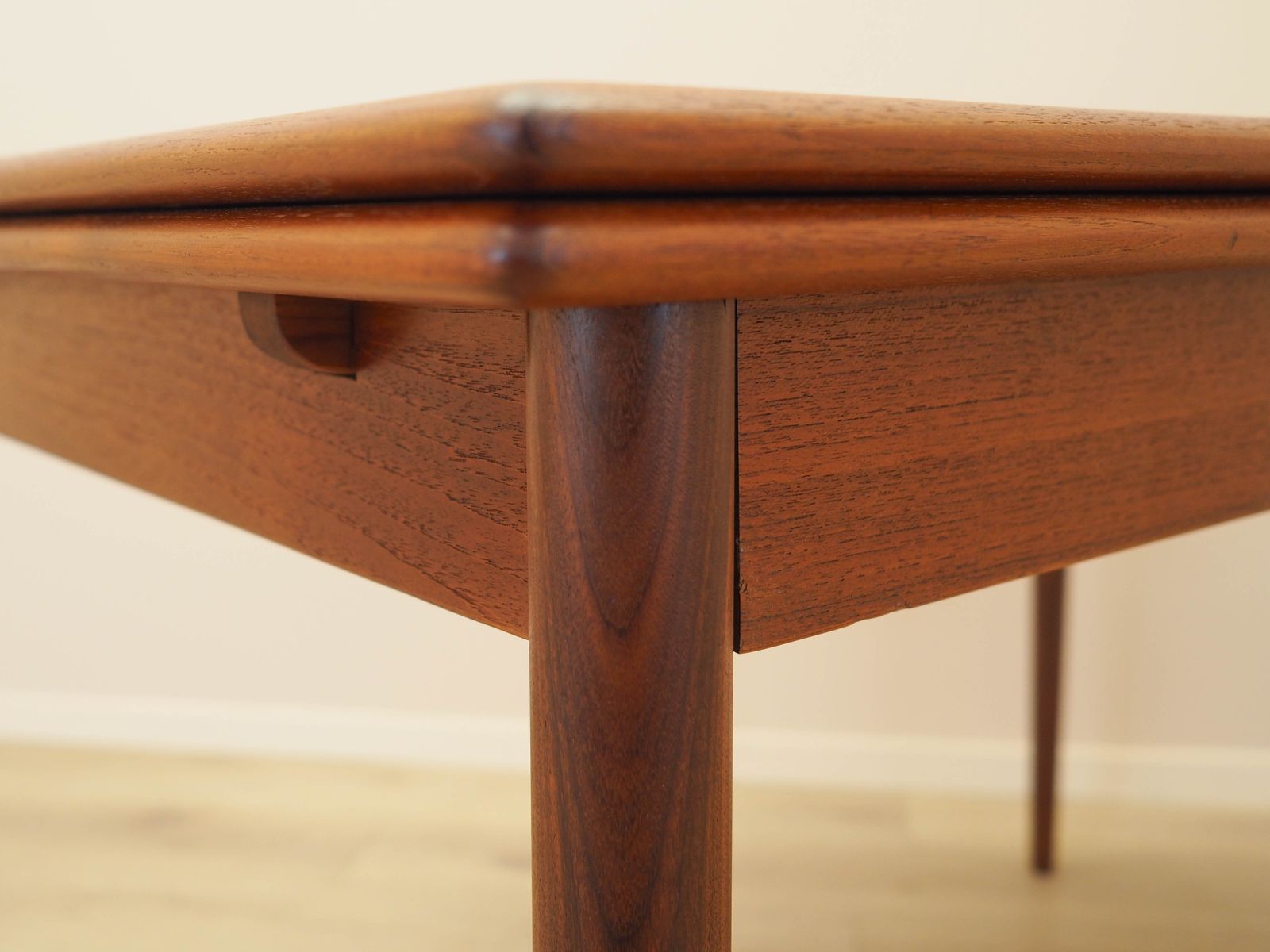 Meubels Teakhouten tafel – Deens design, ca. jaren 1970, gemaakt in Denemarken photo