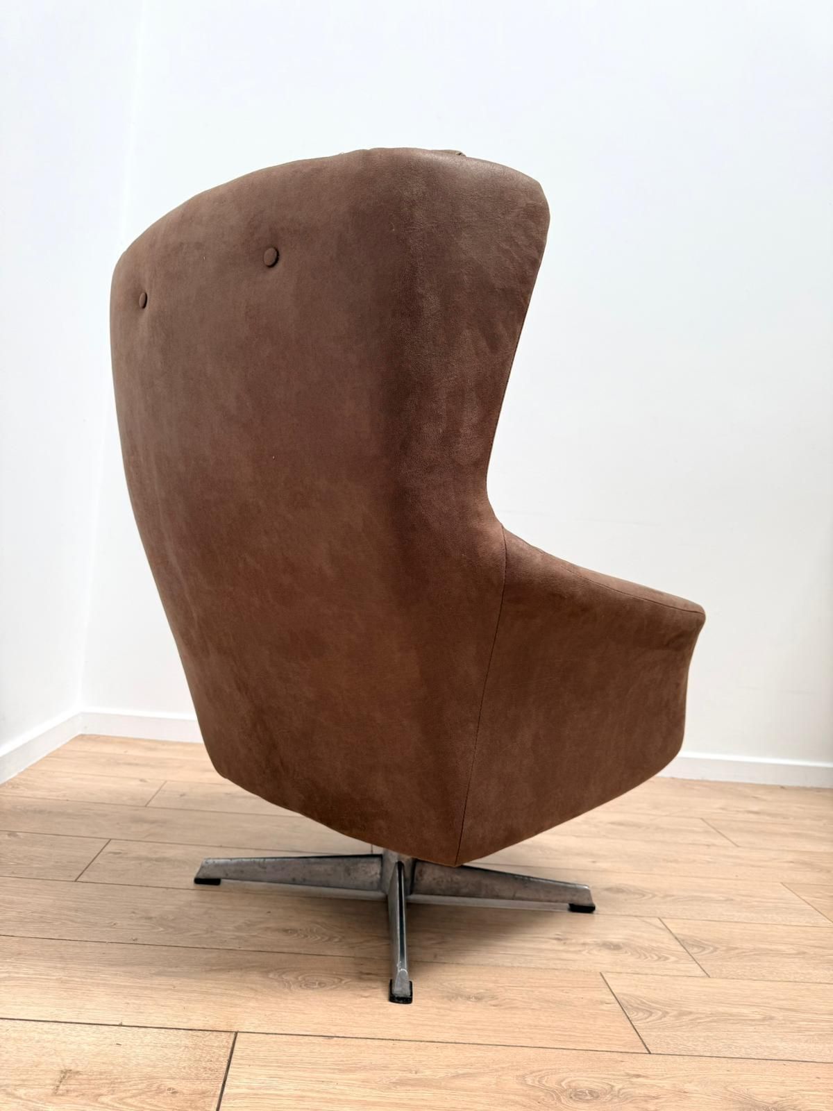 Vintage Mid Century Parker Knoll Statesment Style Swivel Armchair  Delivery Available 0017. photo vintage