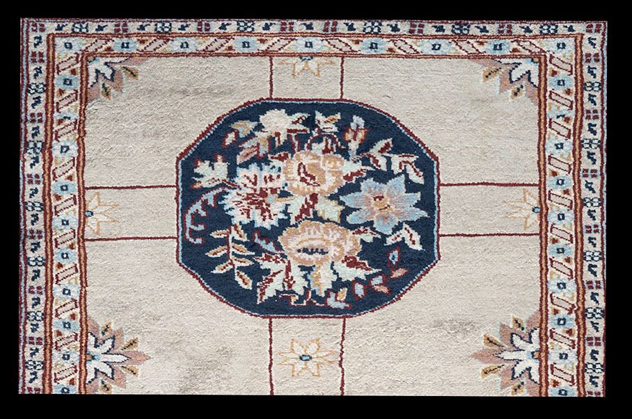 Fine Hand Knotted Ivory Wool Rug Triple Floral Medallion, 240 Kpsi photo buy