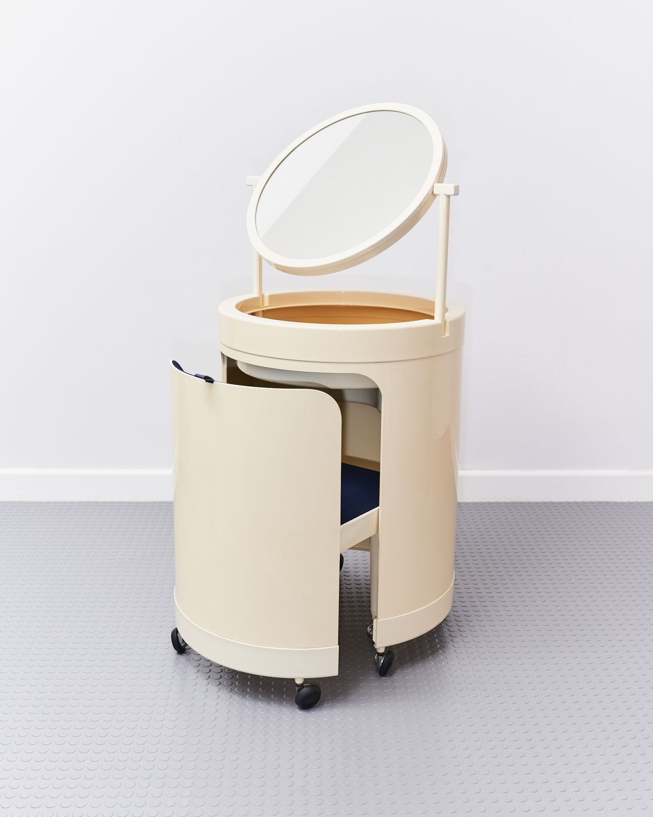 photo furniture Vintage Iconic Metamorphic 'Silvi' Vanity Set By Studio Kastilia Italy C.1970 Space Age