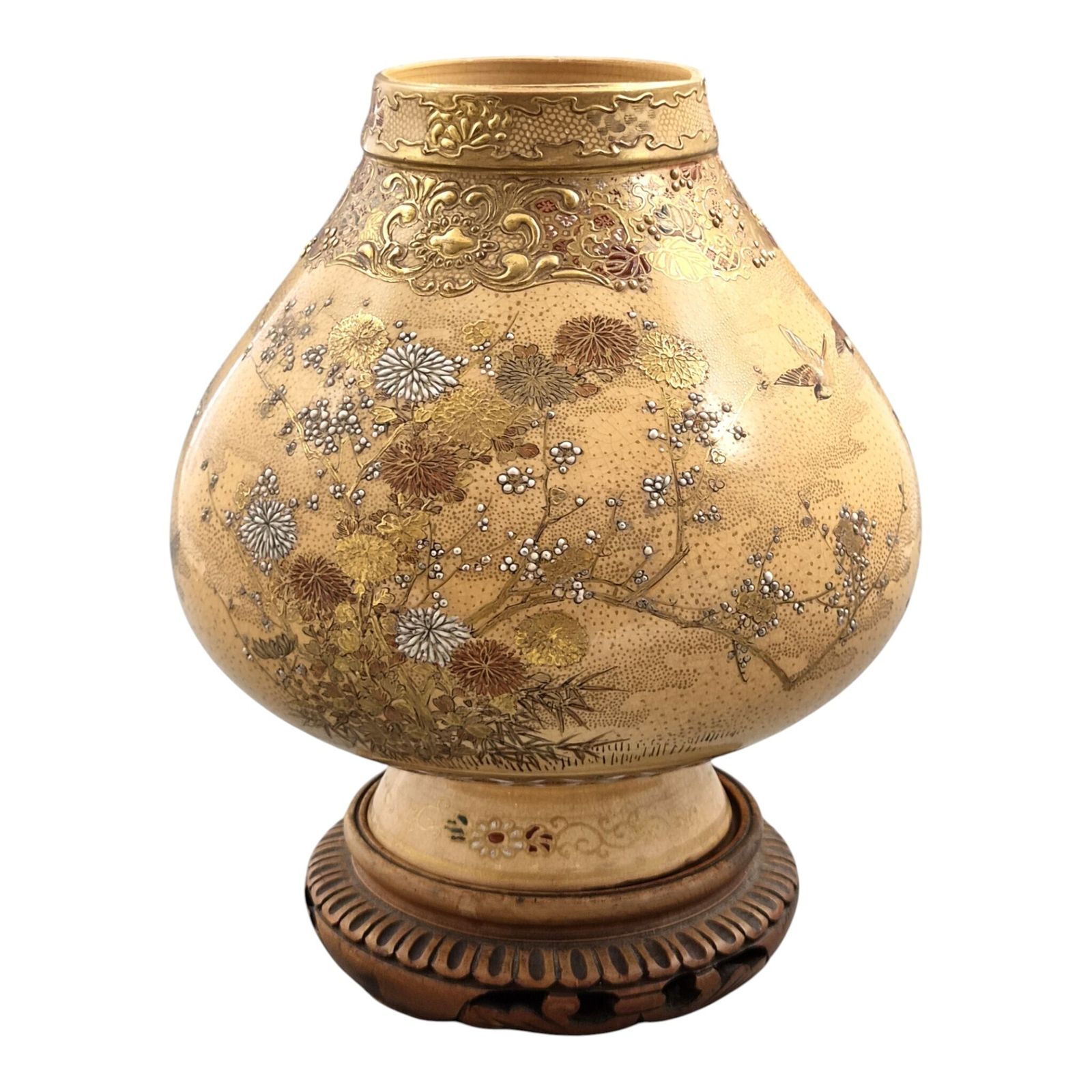 photo furniture Exceptional Meiji Period Kyoto Satsuma Vase By Kinkōzan Workshop, With Stand