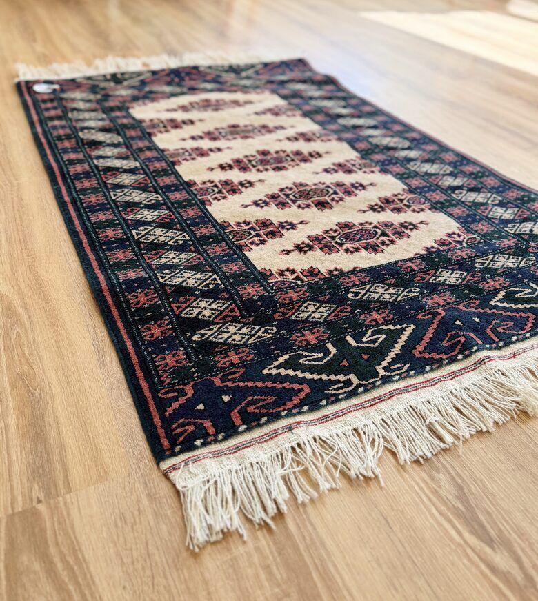 Nieuw Turkmeen wollen tapijt – handgemaakt photo furniture
