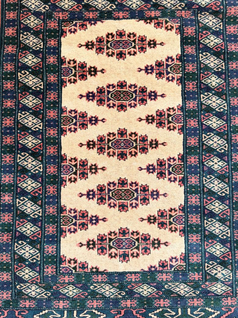 New Turkmen Wool Carpet – Handmade photo Textiles