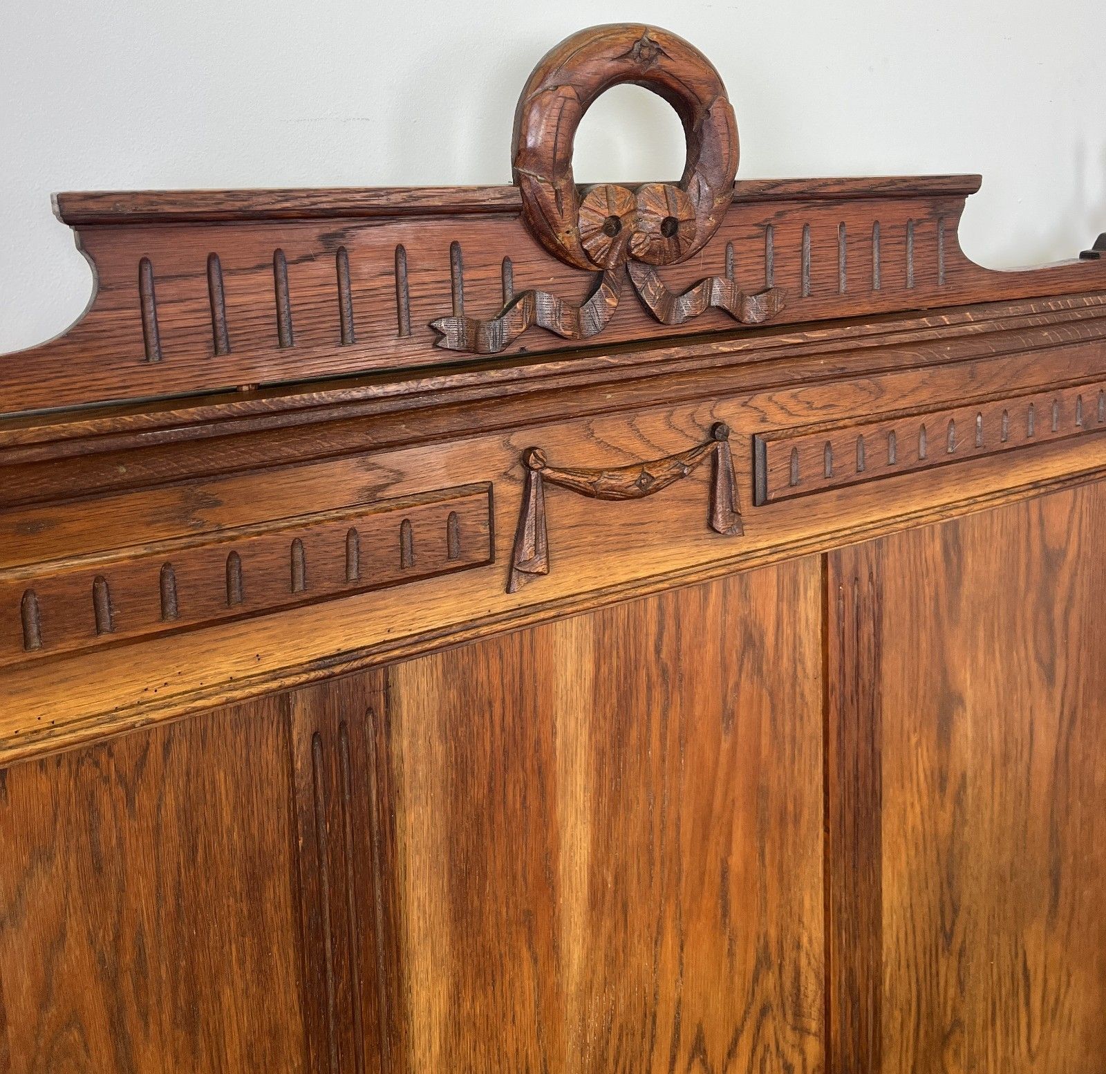 449.0 Bed Antique French Style Oak Double Bed Frame Carved Headboard Lot 6094 photo