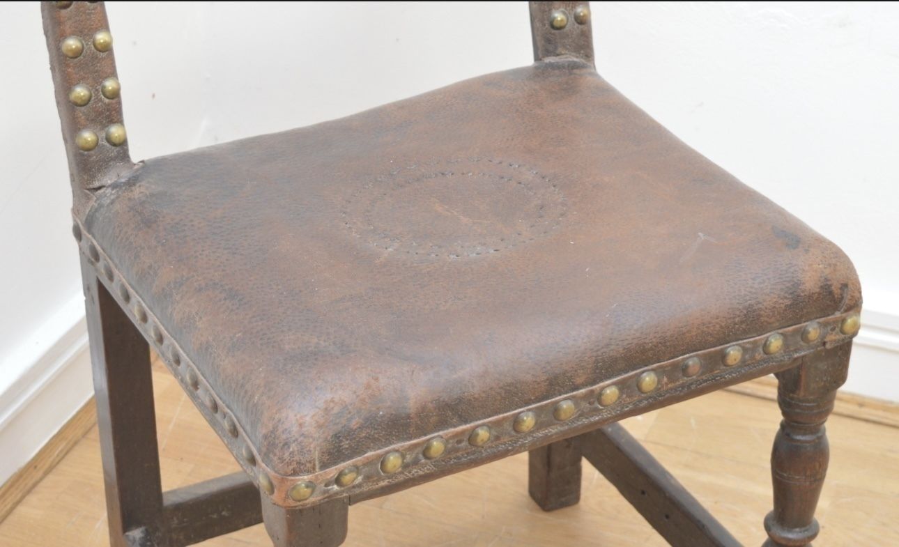 17th Century Oak Leather And Brass Studded Chair photo vinterior