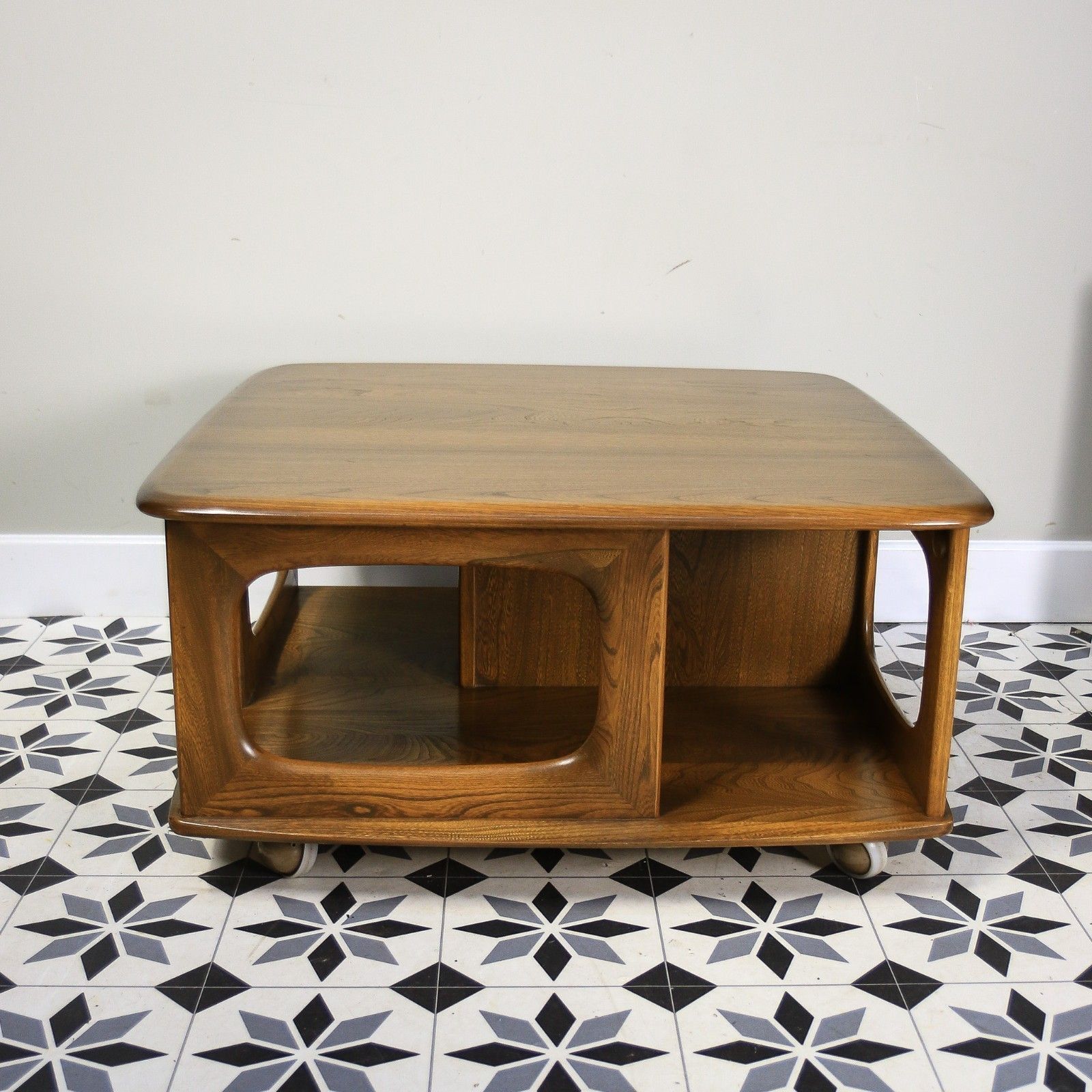 Ercol Windsor 844 Coffee Table Pandora In Golden Dawn. photo 445.0