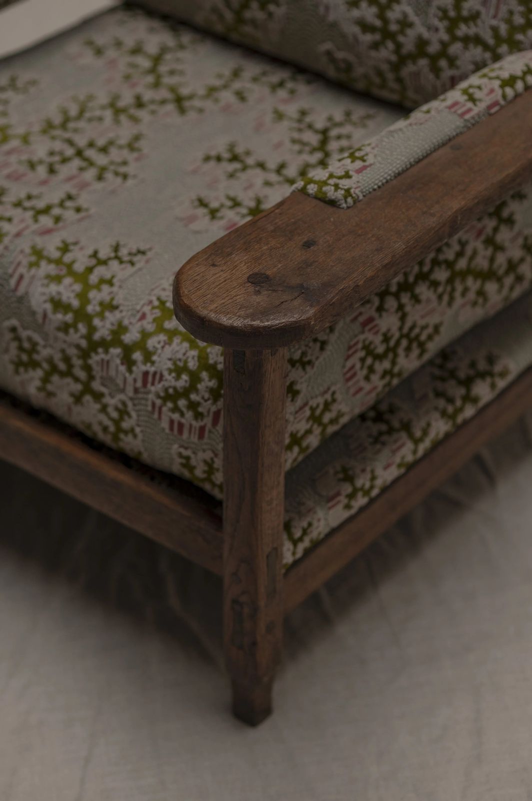 photo furniture Early 20th Century Arts & Crafts Easy Chair
