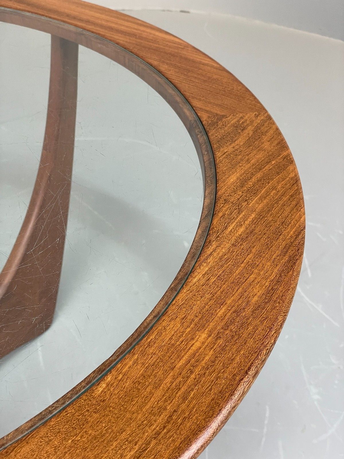 photo vintage G Plan Astro Coffee Table Round Teak 1960s Mid Century Vintage Glass Top Eb12073
