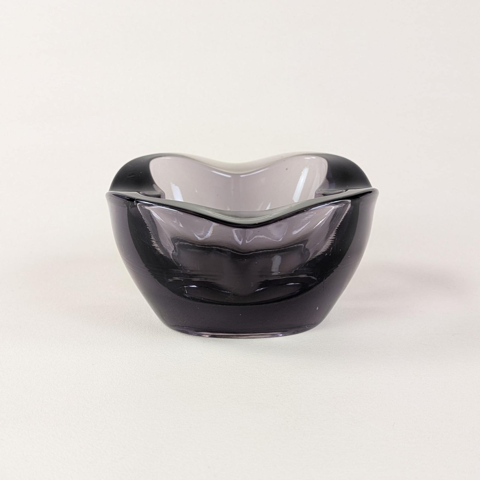 Sklo Union Amethyst Catchall Dish, Rudolf Jurnikl Heavy Glass Desk Tidy, Purple Trinket Bowl, Mid Century Modern 1960s Office Decor Ashtray photo buy