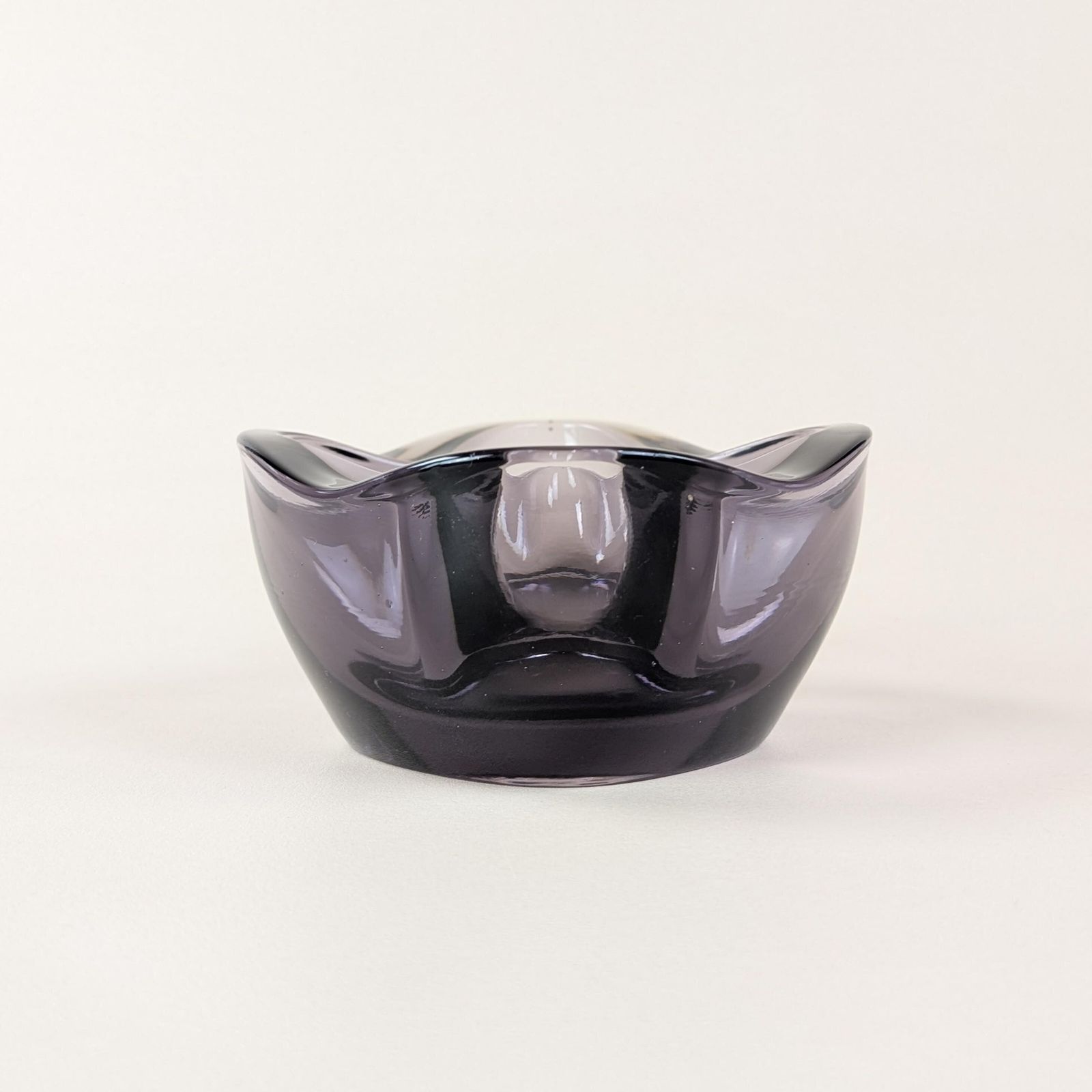 65.0 Sklo Union Amethyst Catchall Dish, Rudolf Jurnikl Heavy Glass Desk Tidy, Purple Trinket Bowl, Mid Century Modern 1960s Office Decor Ashtray photo