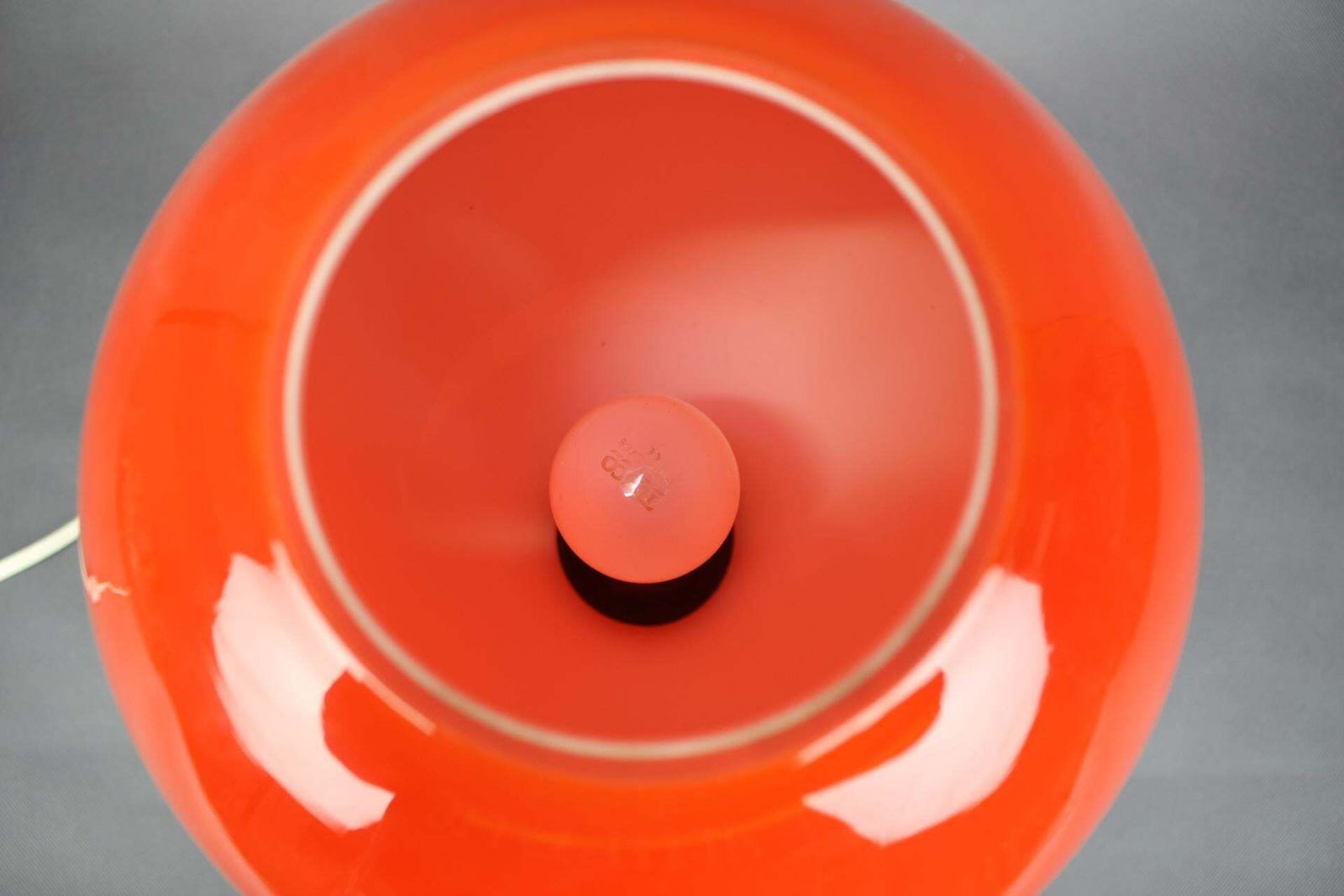 Lampe de table en verre opaline orange, Tchécoslovaquie, années 1970 photo vinterior