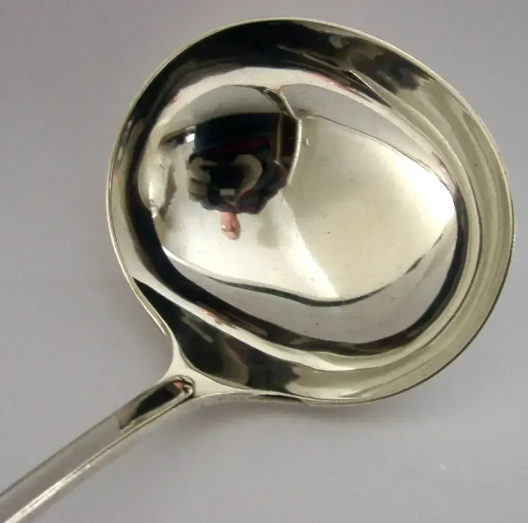 Grande louche de service d'époque en argent sterling anglais, 242 g, 32,2 cm, 1922