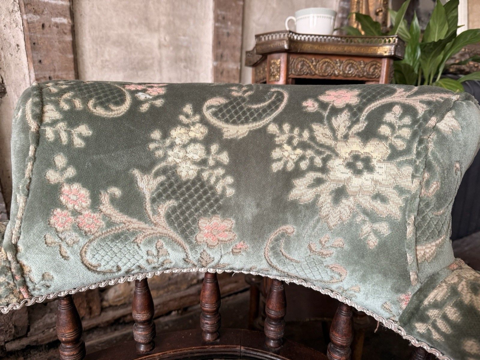 Antique Victorian Country Sage Green Floral Chaise Lounge Longue Daybed 1880 C photo for sale