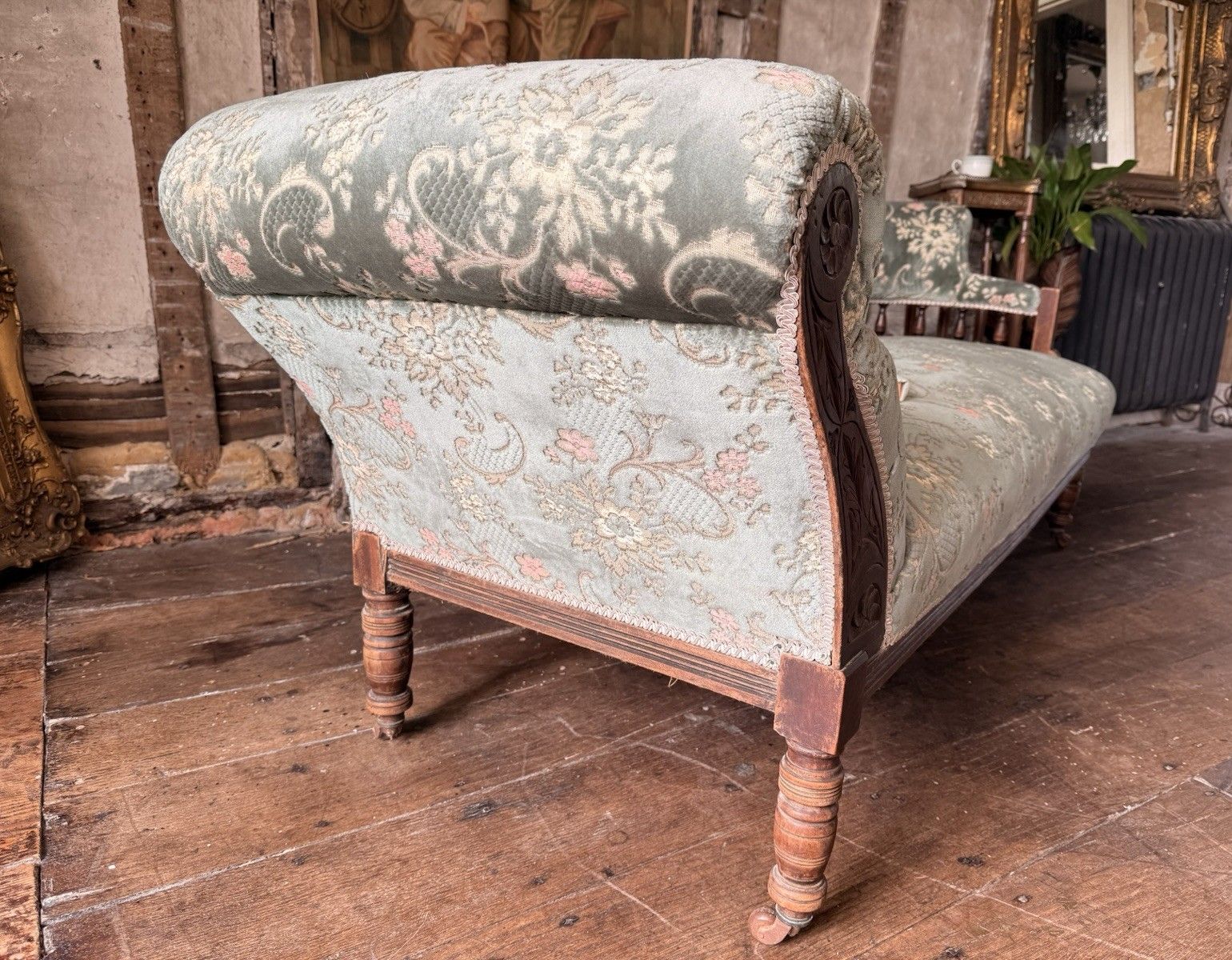 799.0 Antique Victorian Country Sage Green Floral Chaise Lounge Longue Daybed 1880 C photo