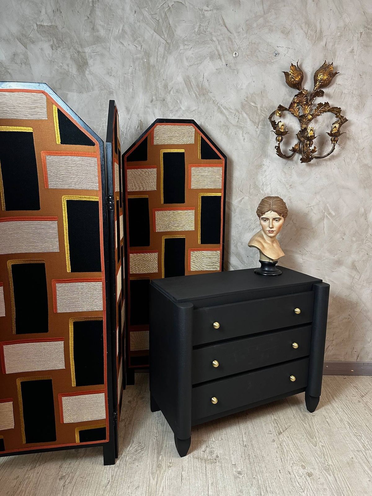 650.0 Art Deco Chest Of Drawers photo