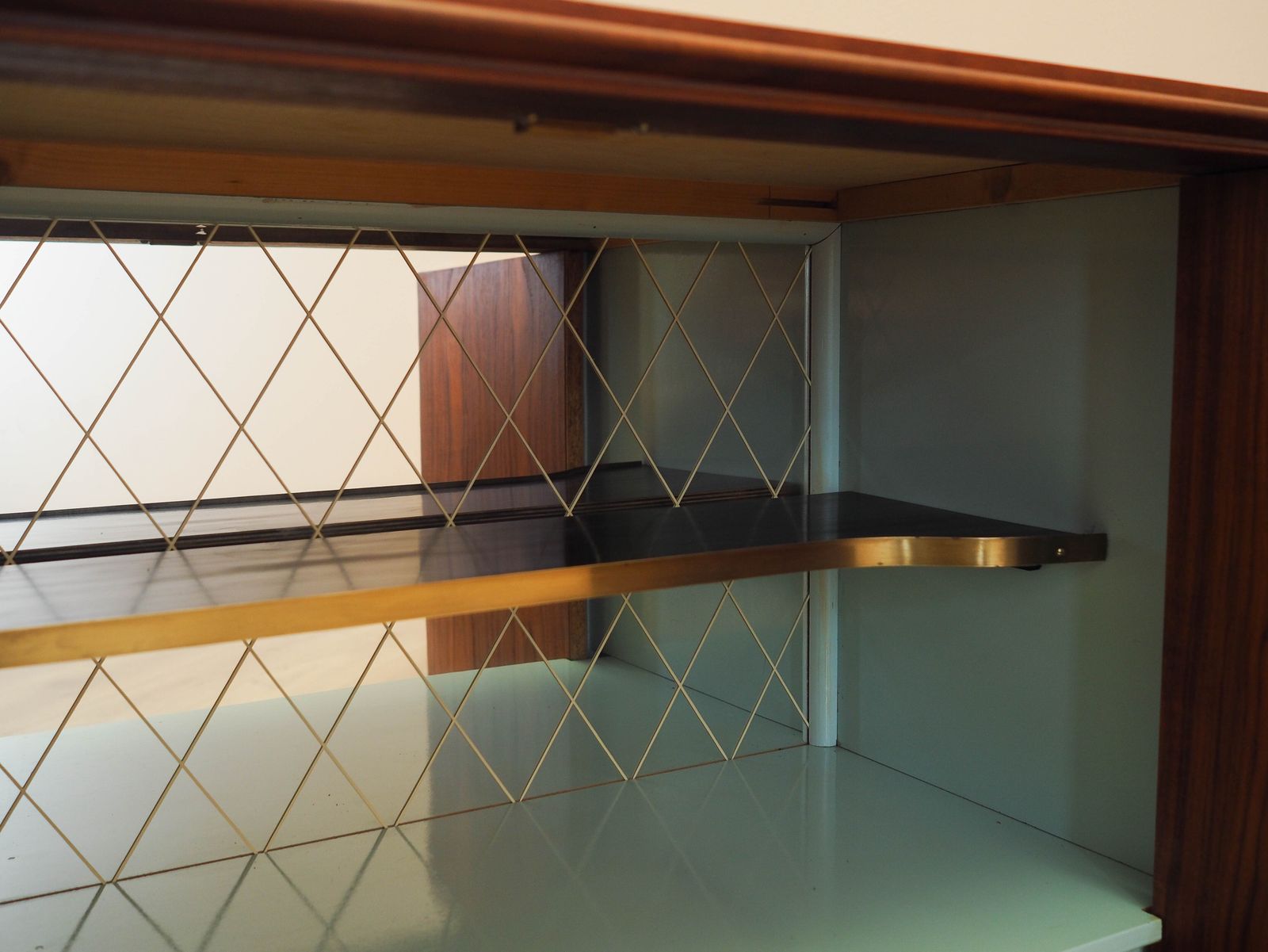 photo furniture Teakhouten dressoir, Deens design, jaren 1970, gemaakt in Denemarken
