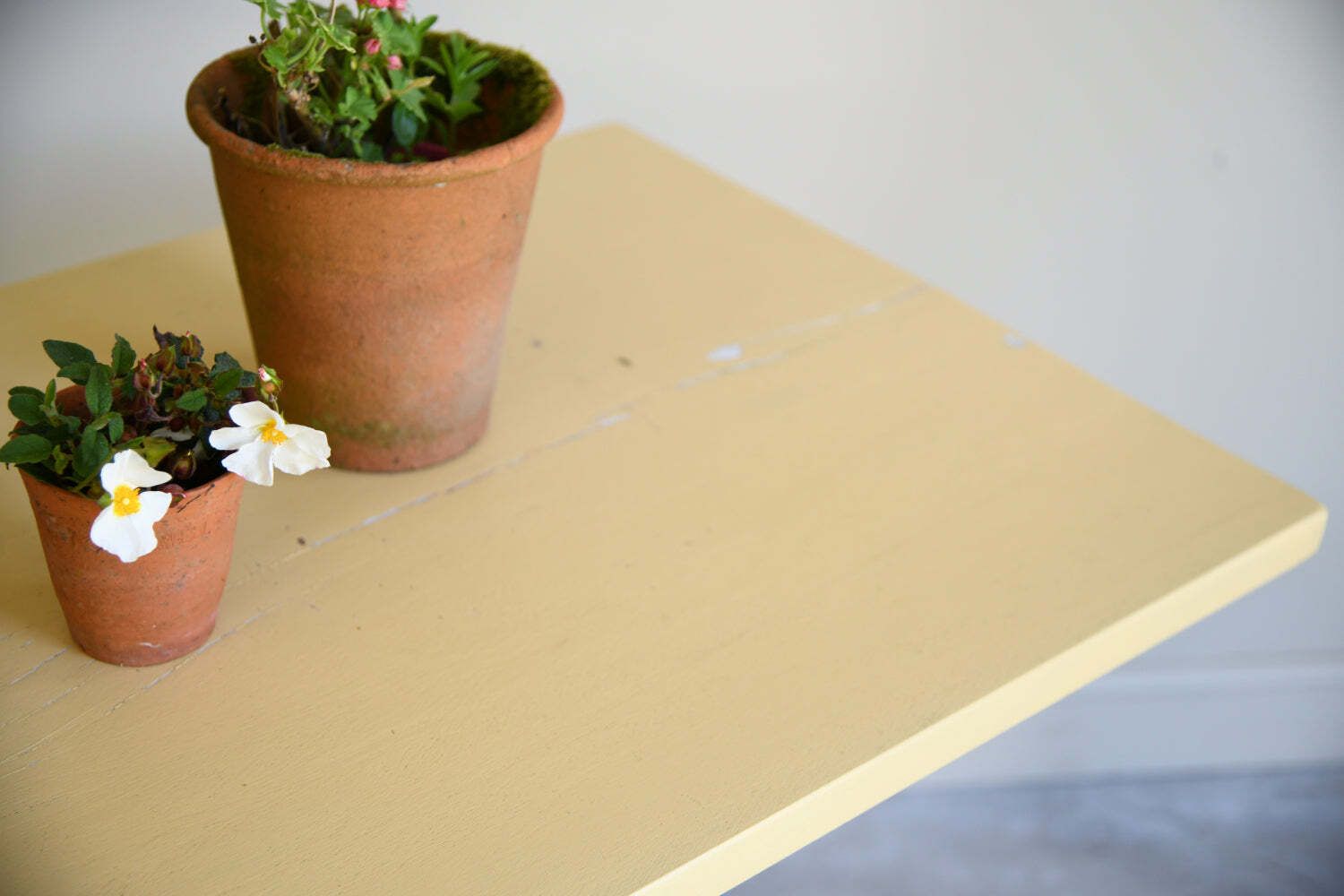photo furniture Painted Cast Iron Table